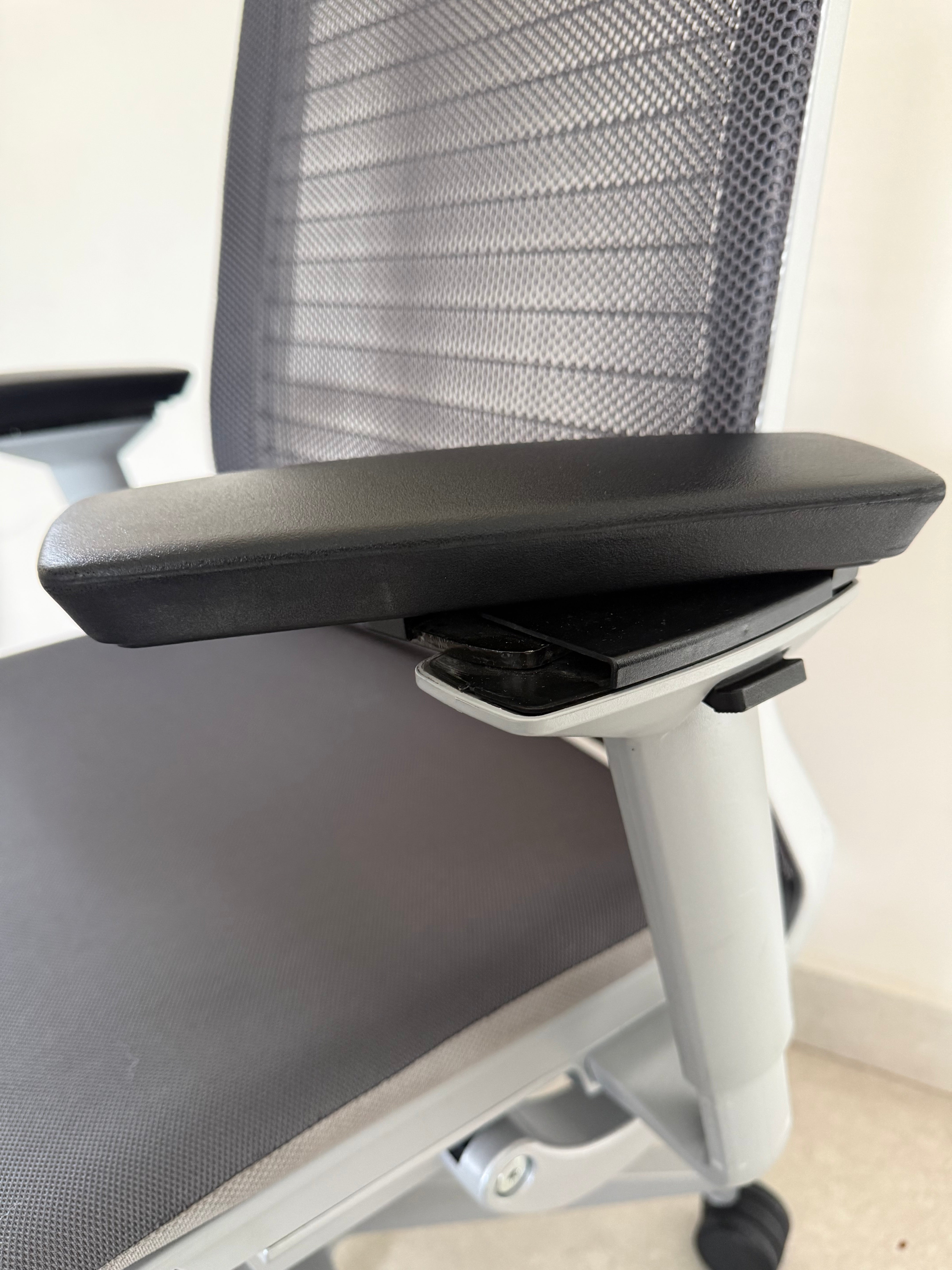 Silla Steelcase Think Gris Preowned