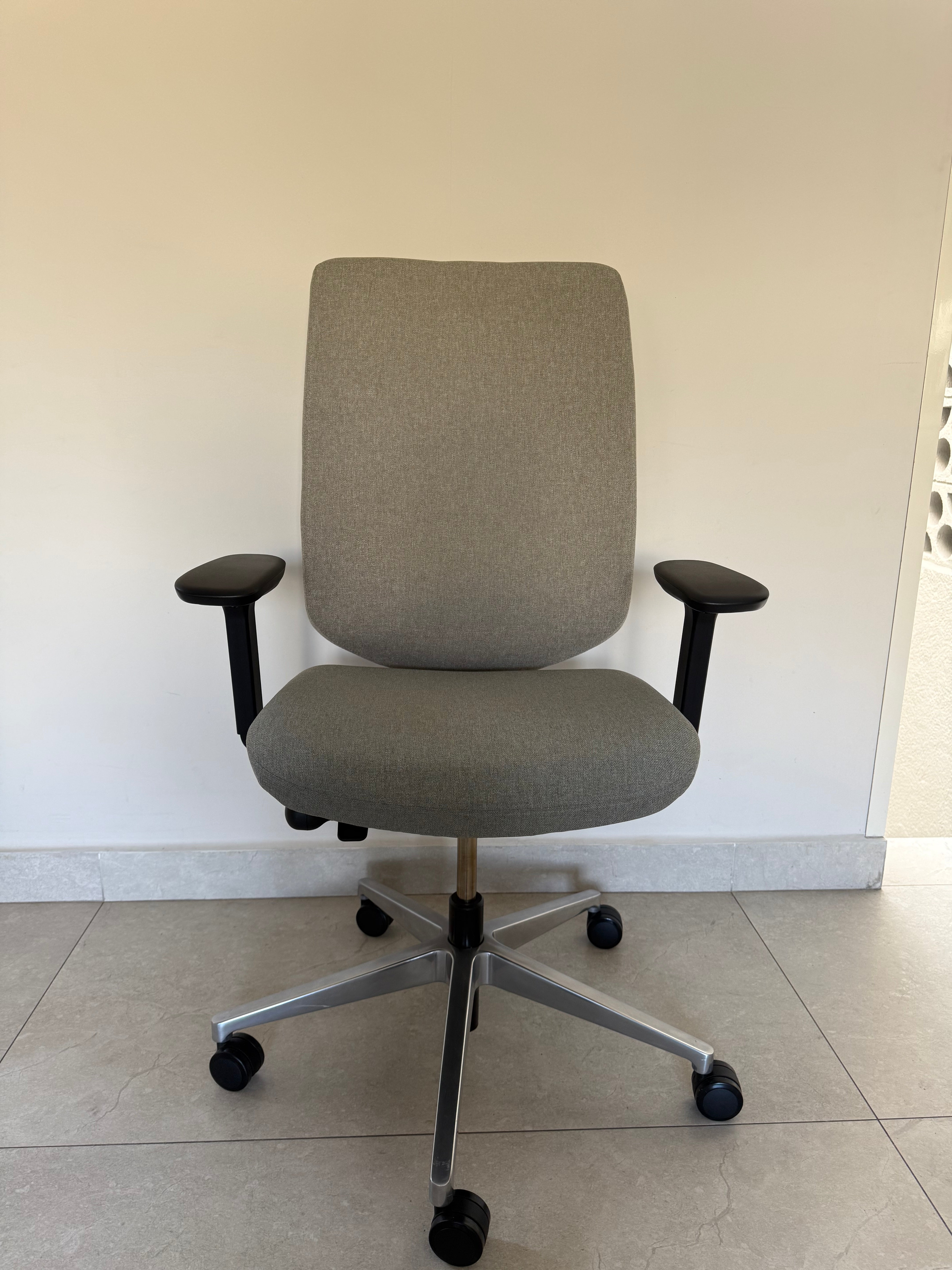 Silla Verus Acolchada Herman Miller - Preowned
