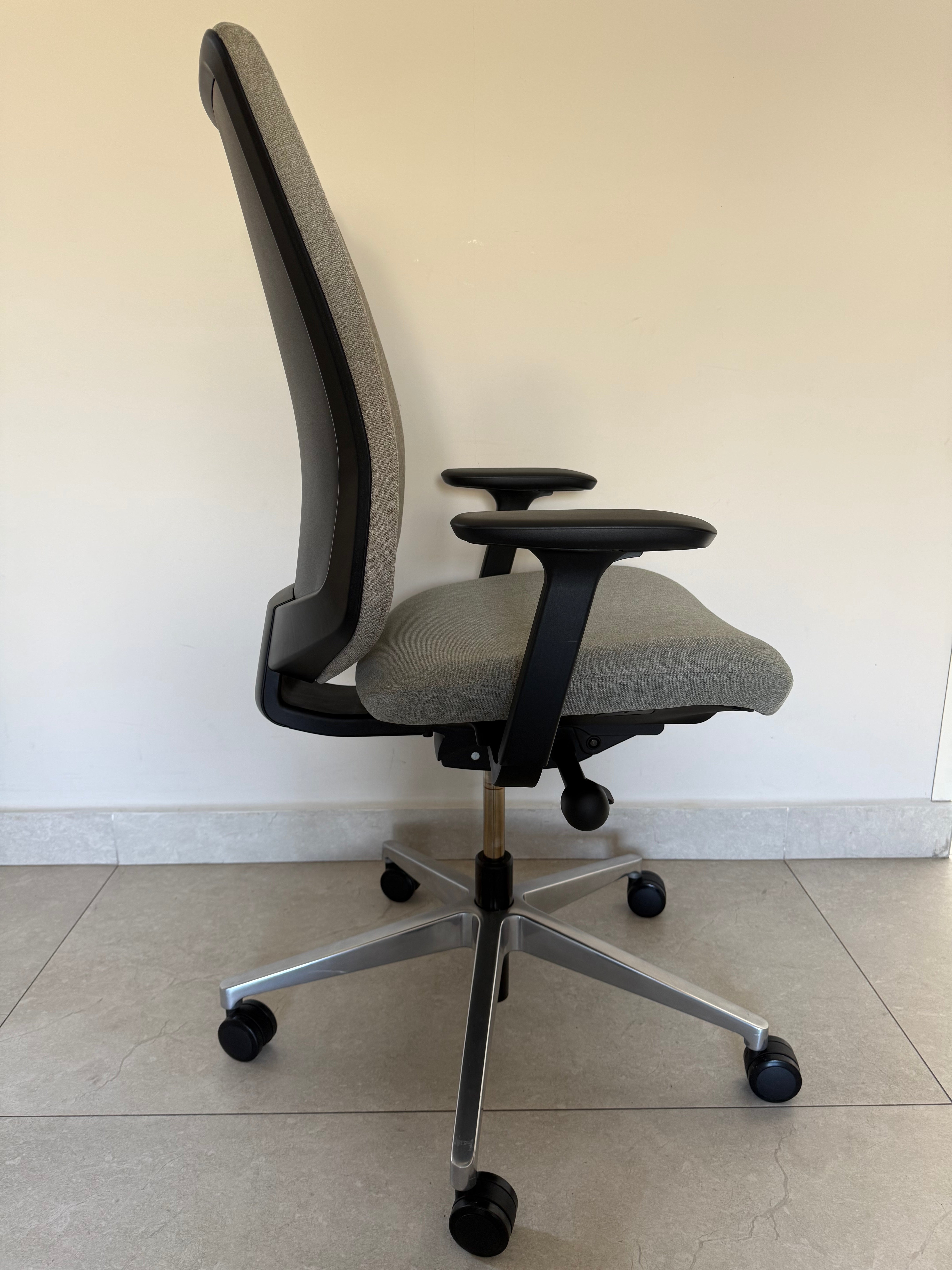 Silla Verus Acolchada Herman Miller - Preowned