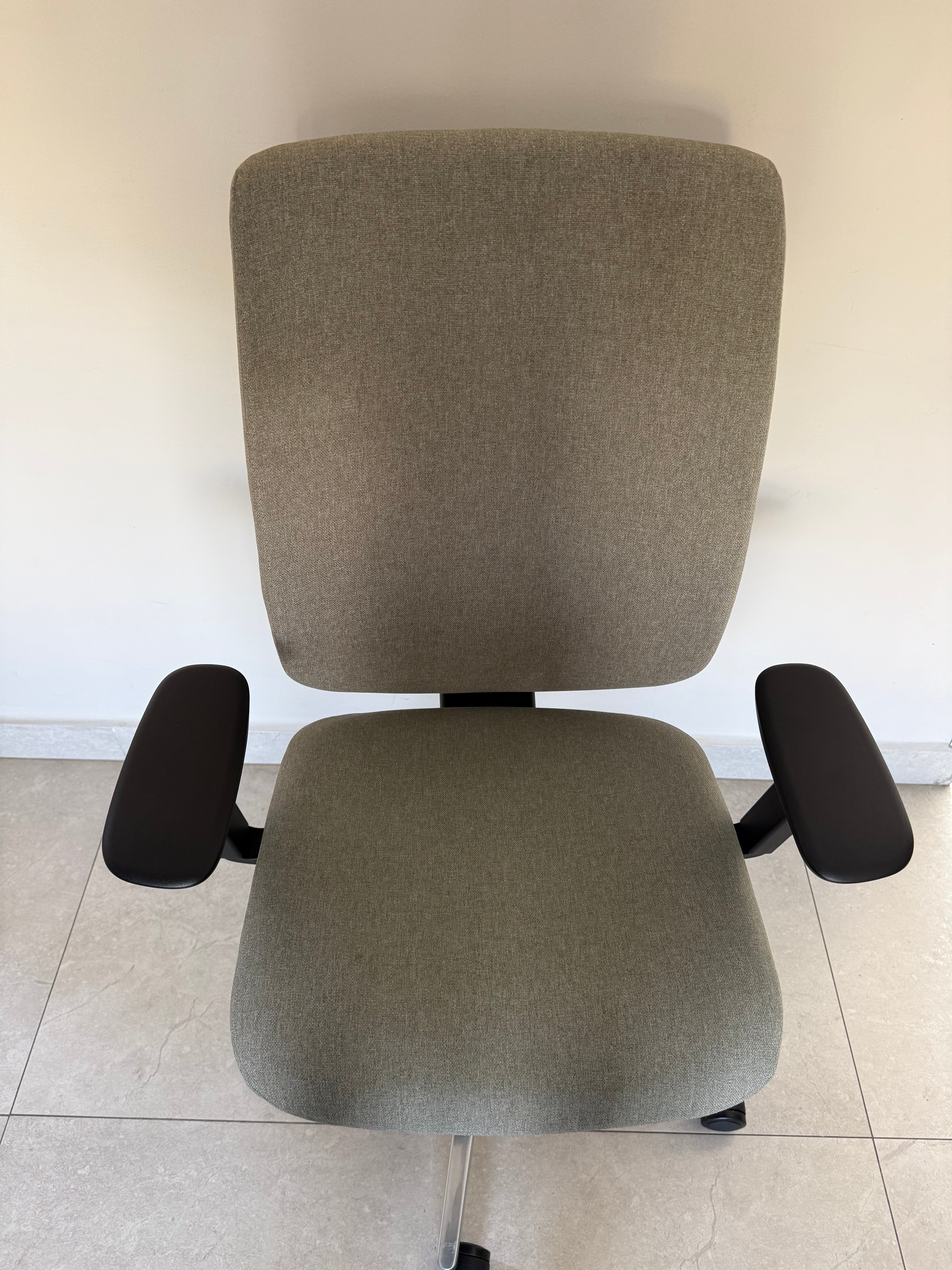 Silla Verus Acolchada Herman Miller - Preowned