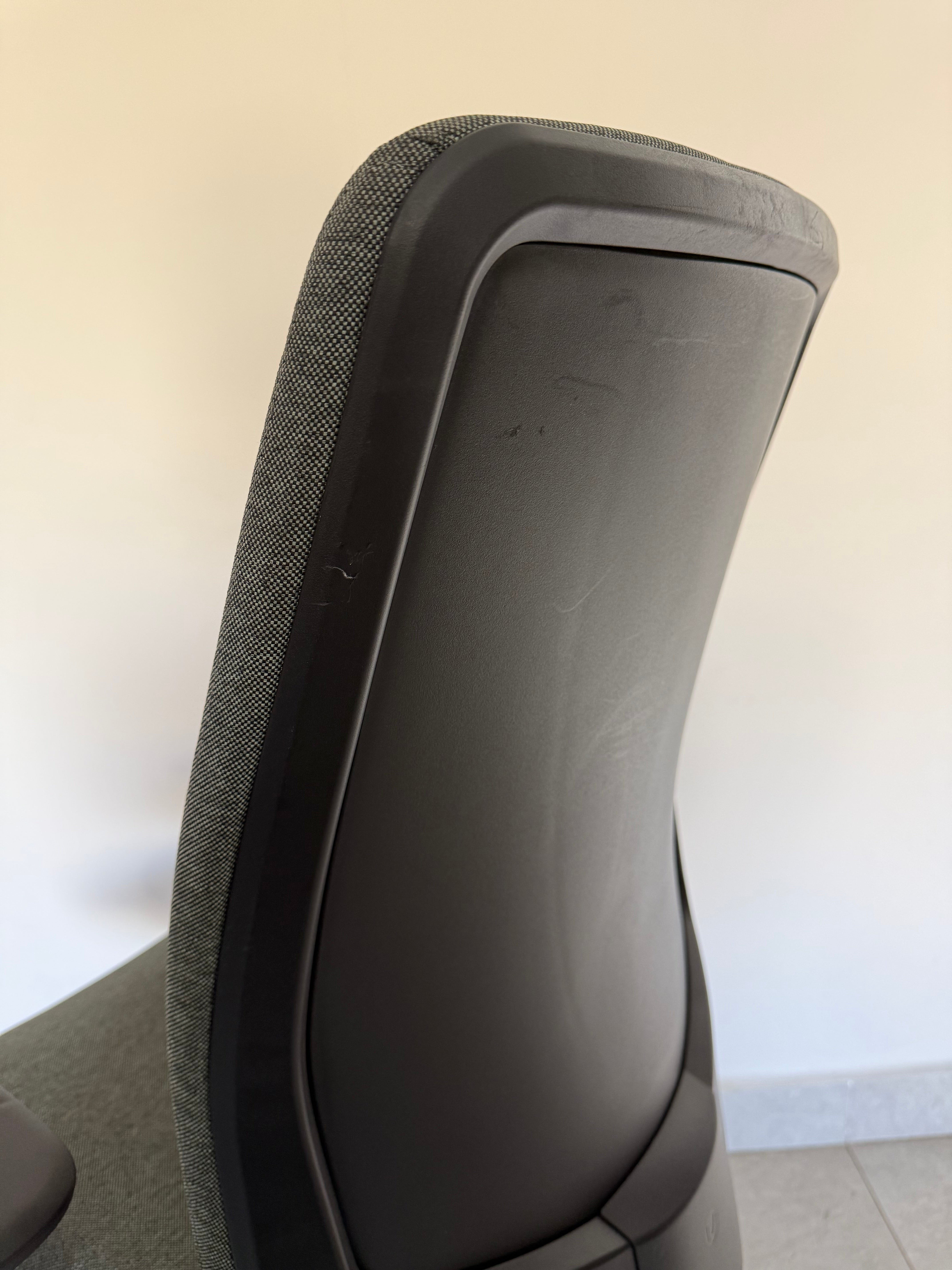 Silla Verus Acolchada Verde Herman Miller - Preowned