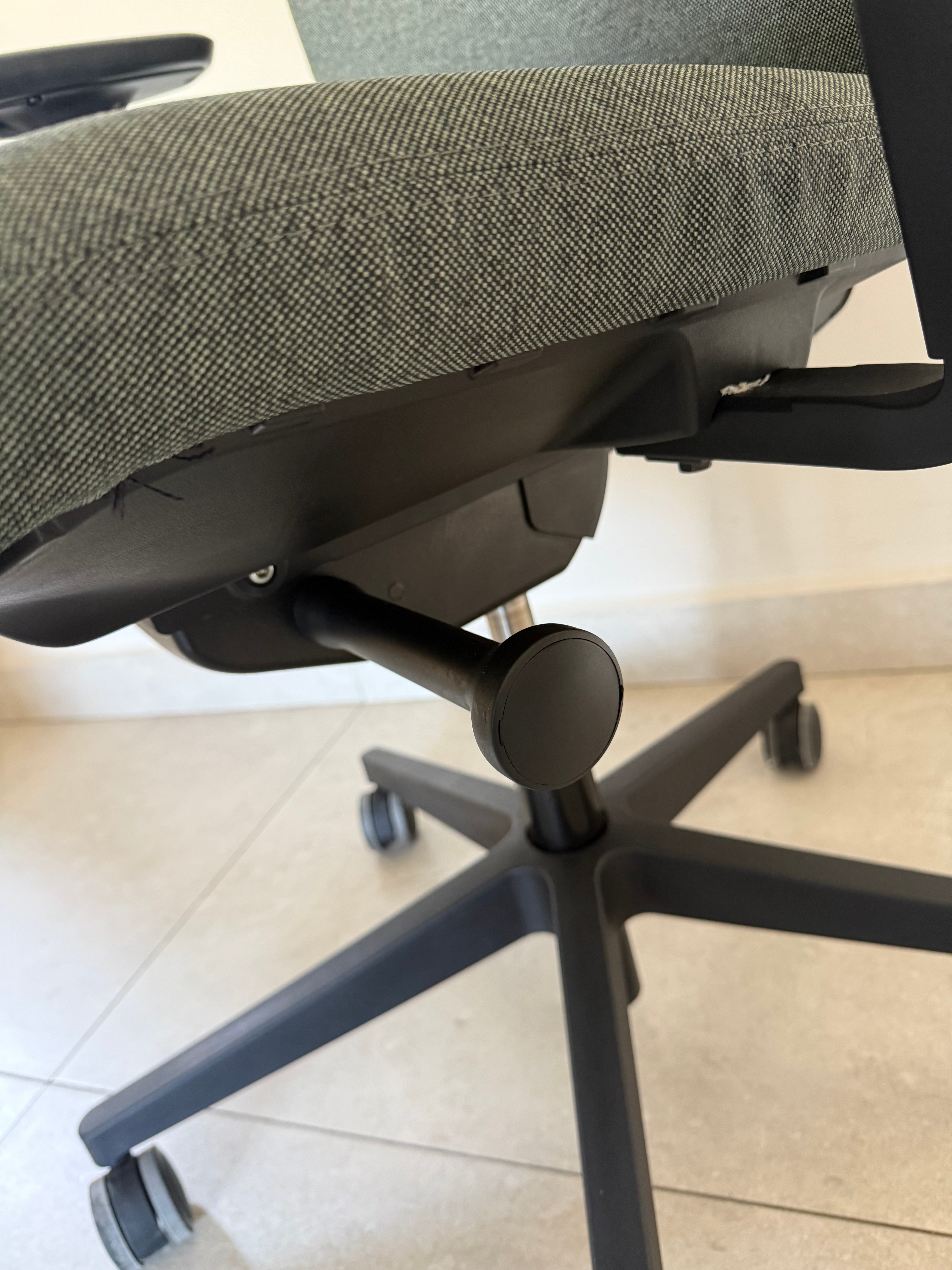 Silla Verus Acolchada Verde Herman Miller - Preowned