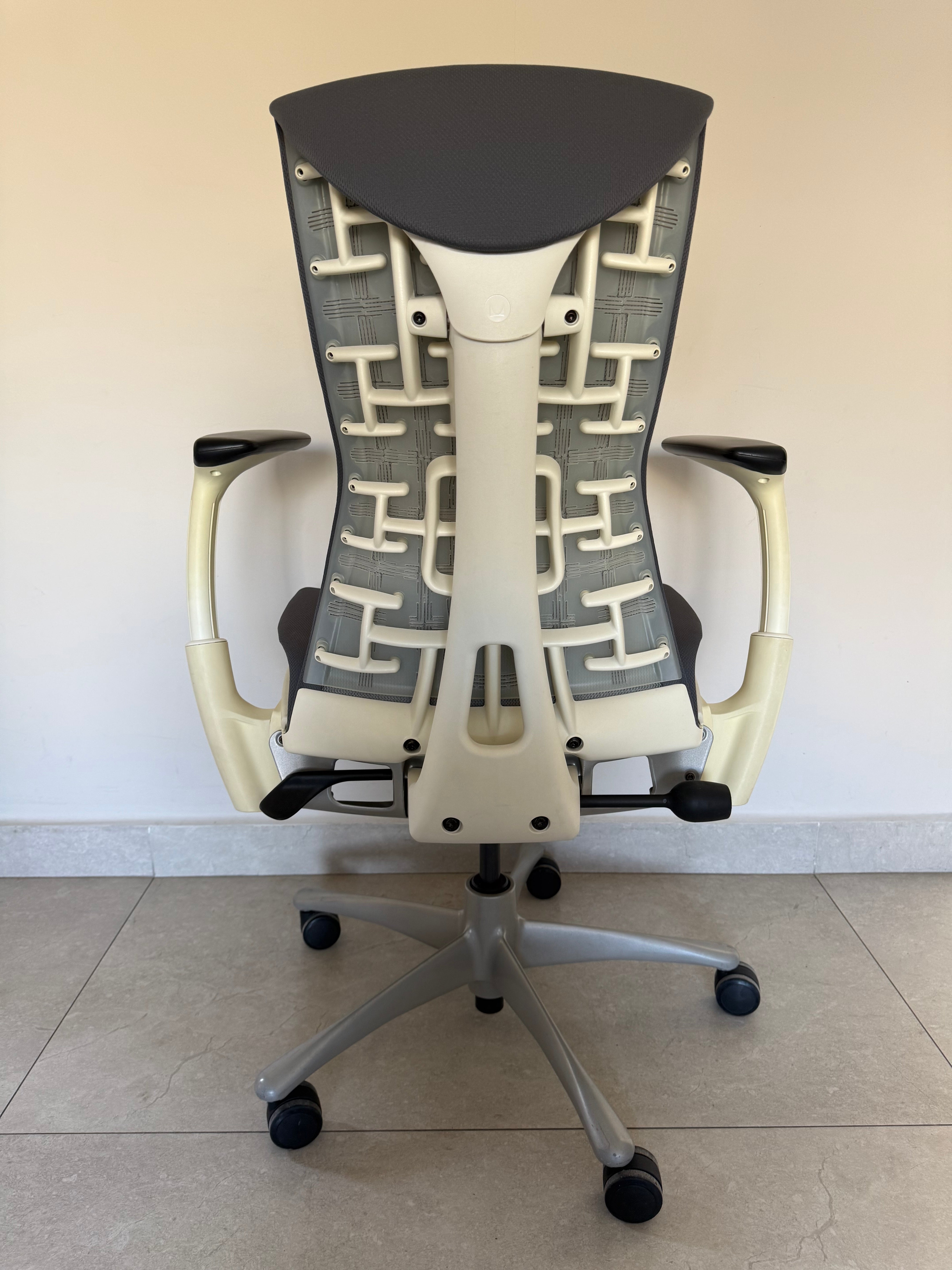 Embody Gris- Herman Miller Preowned