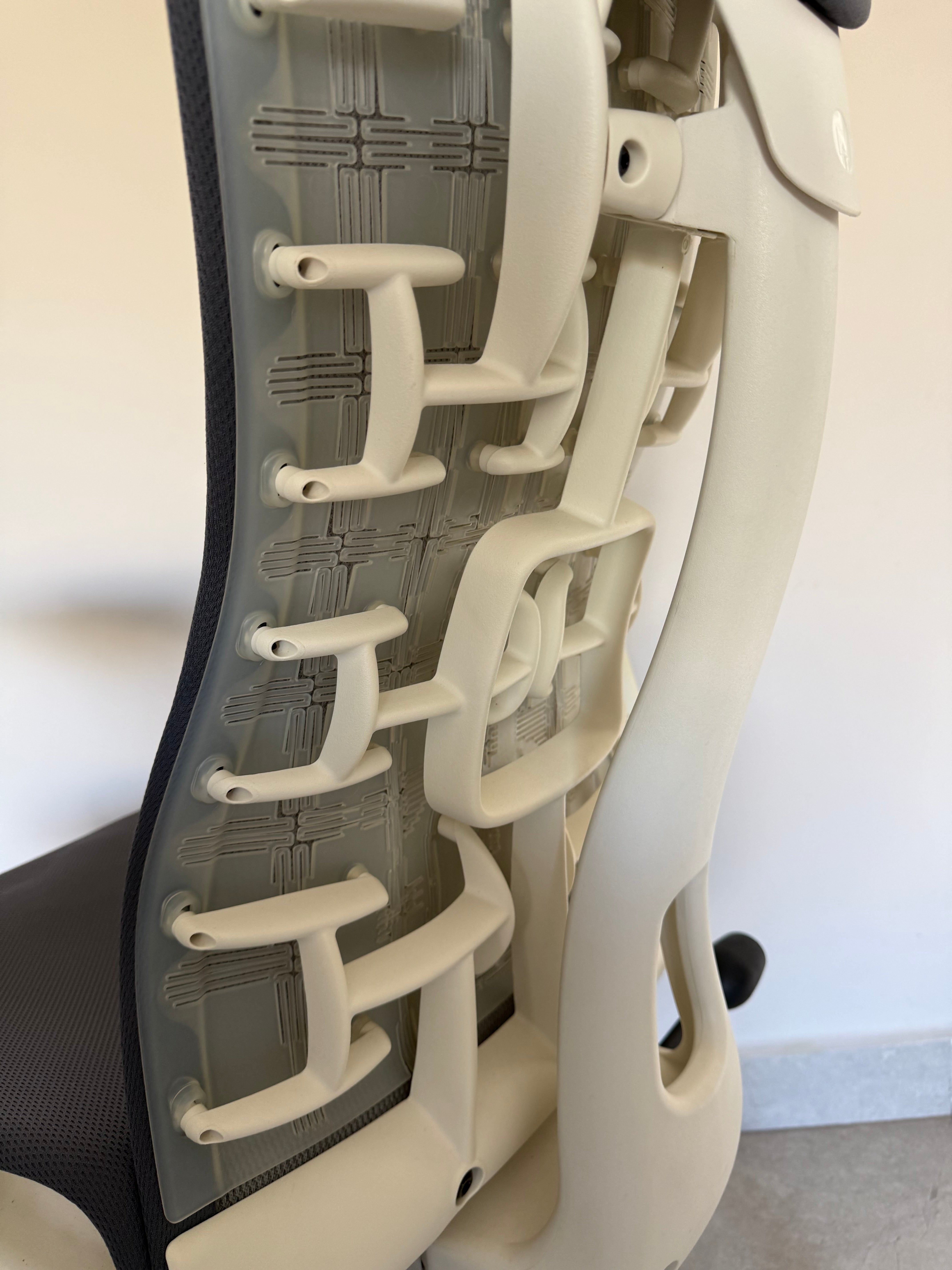 Embody Gris- Herman Miller Preowned