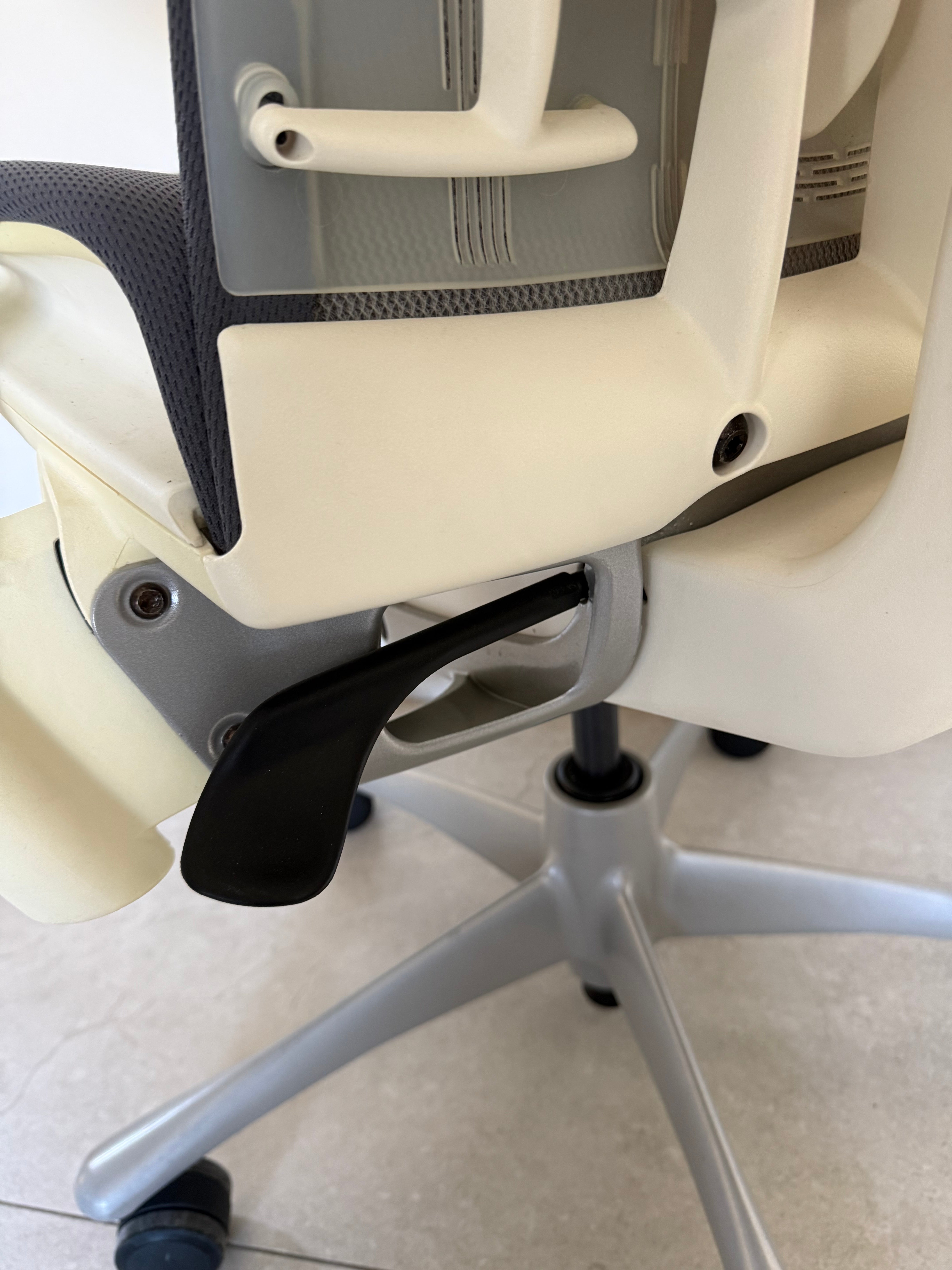 Embody Gris- Herman Miller Preowned