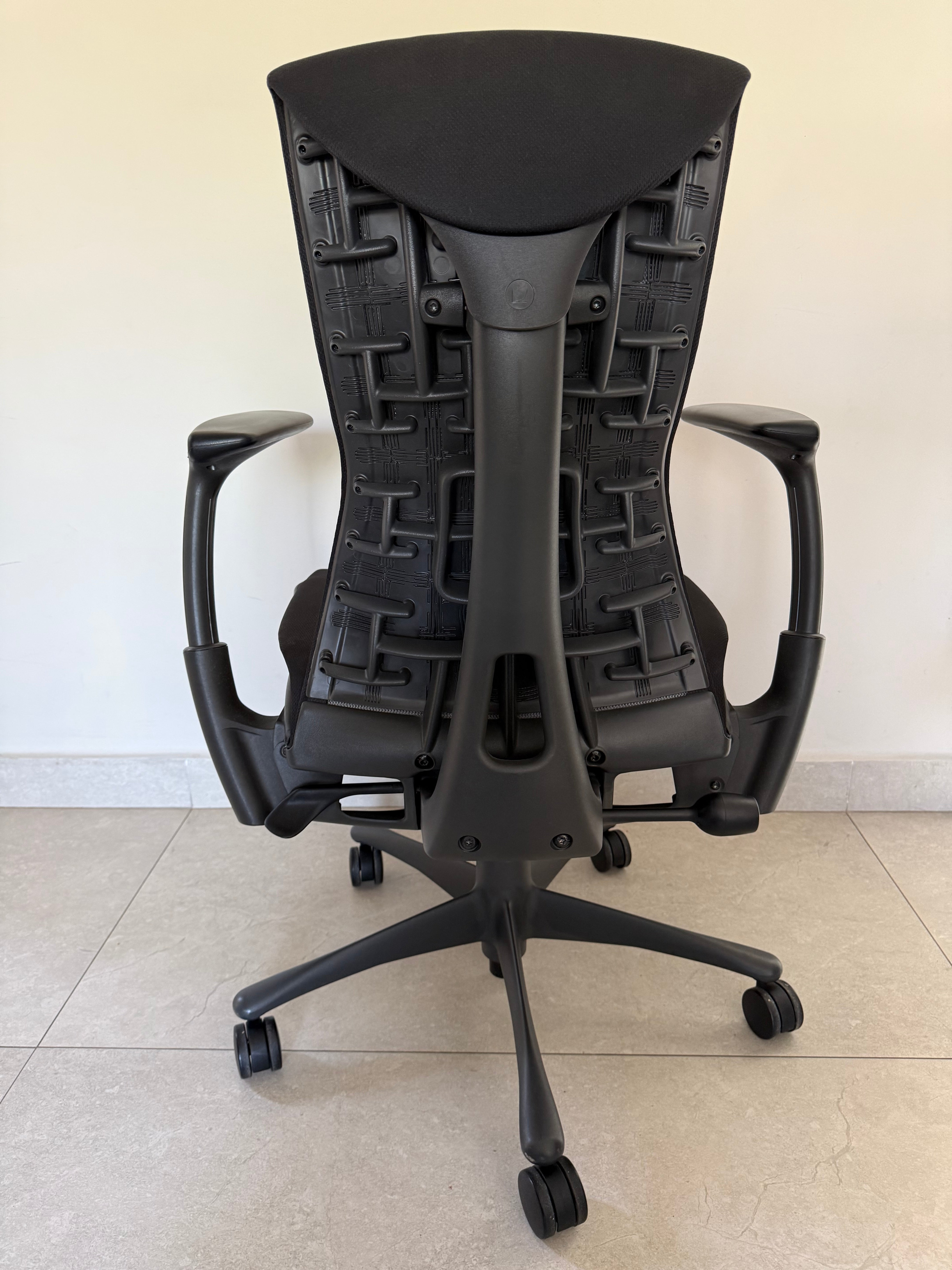 Embody Negra - Herman Miller Preowned