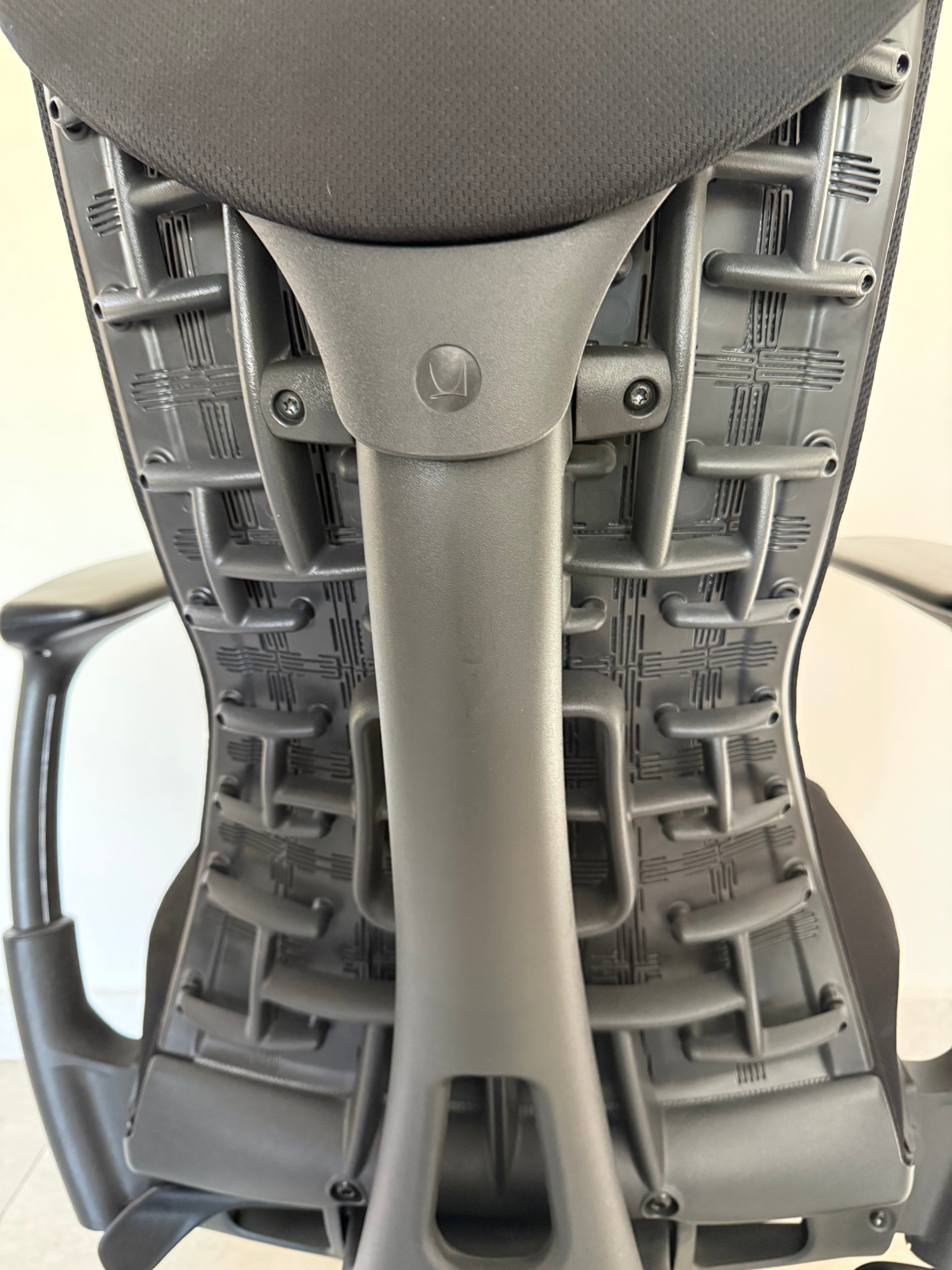 Embody Negra - Herman Miller Preowned