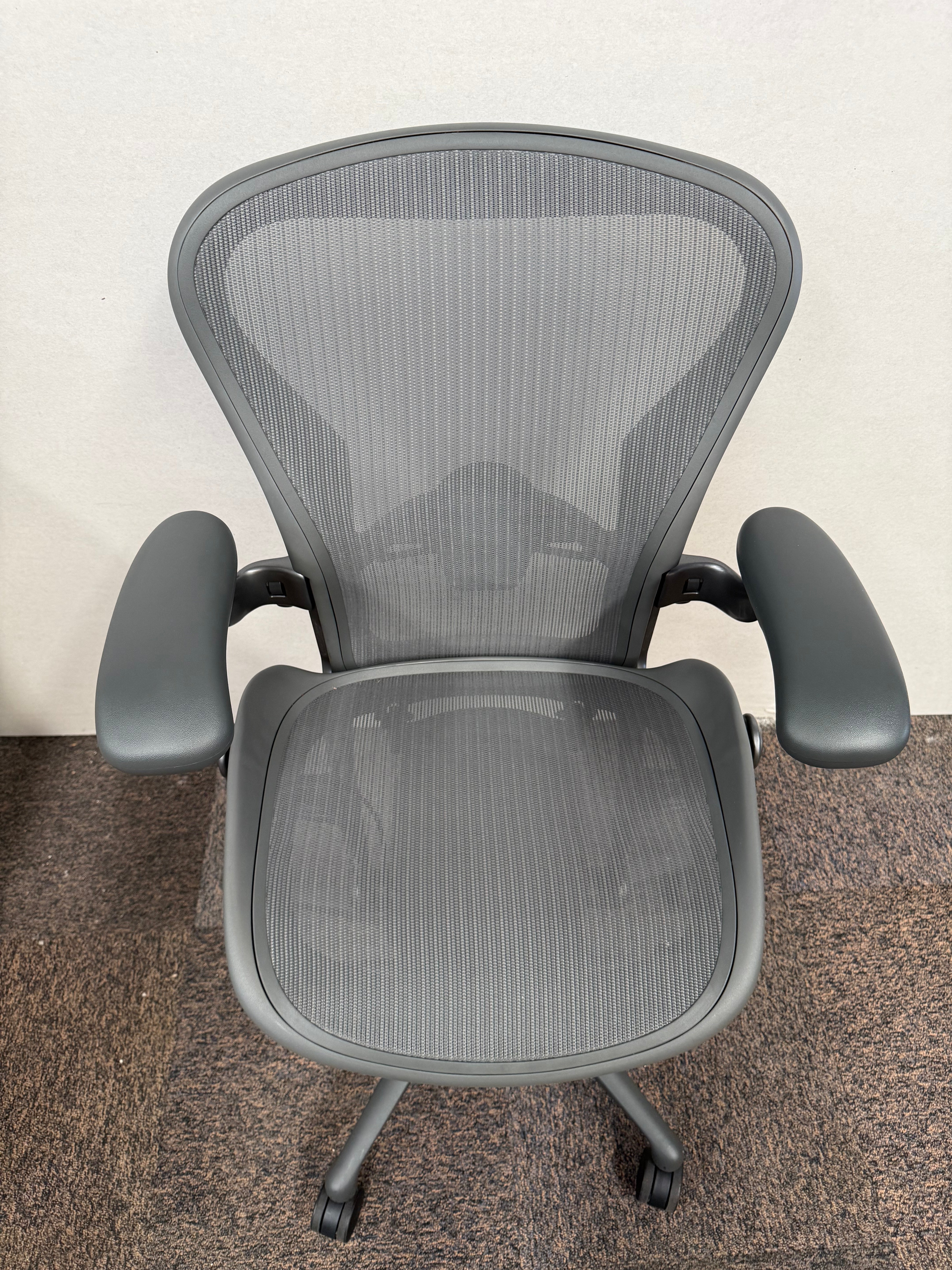 Silla Aeron Herman Miller Talla B Gris Bloqueo - Preowned