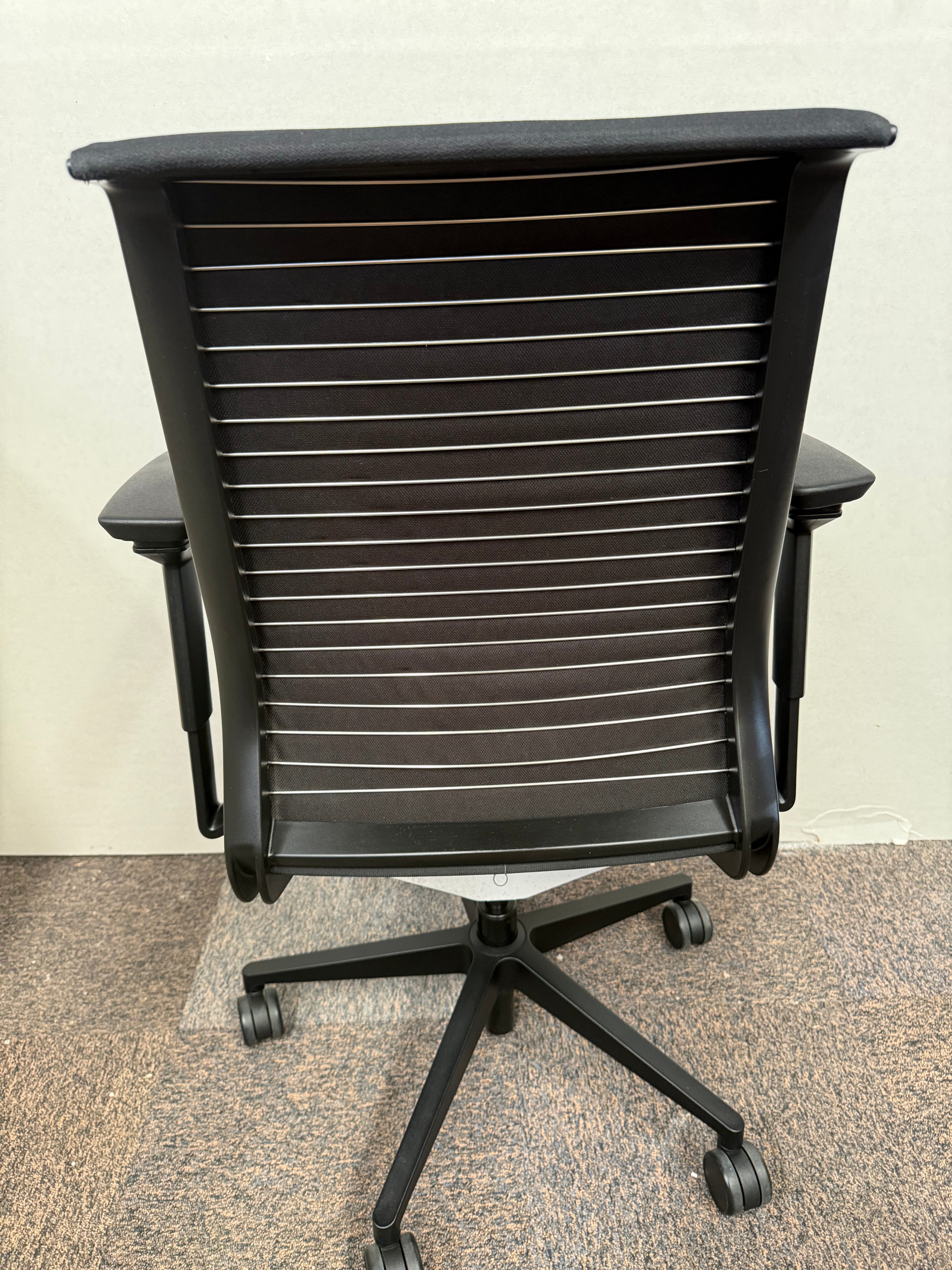 Silla Steelcase Think Negro Equipada Preowned