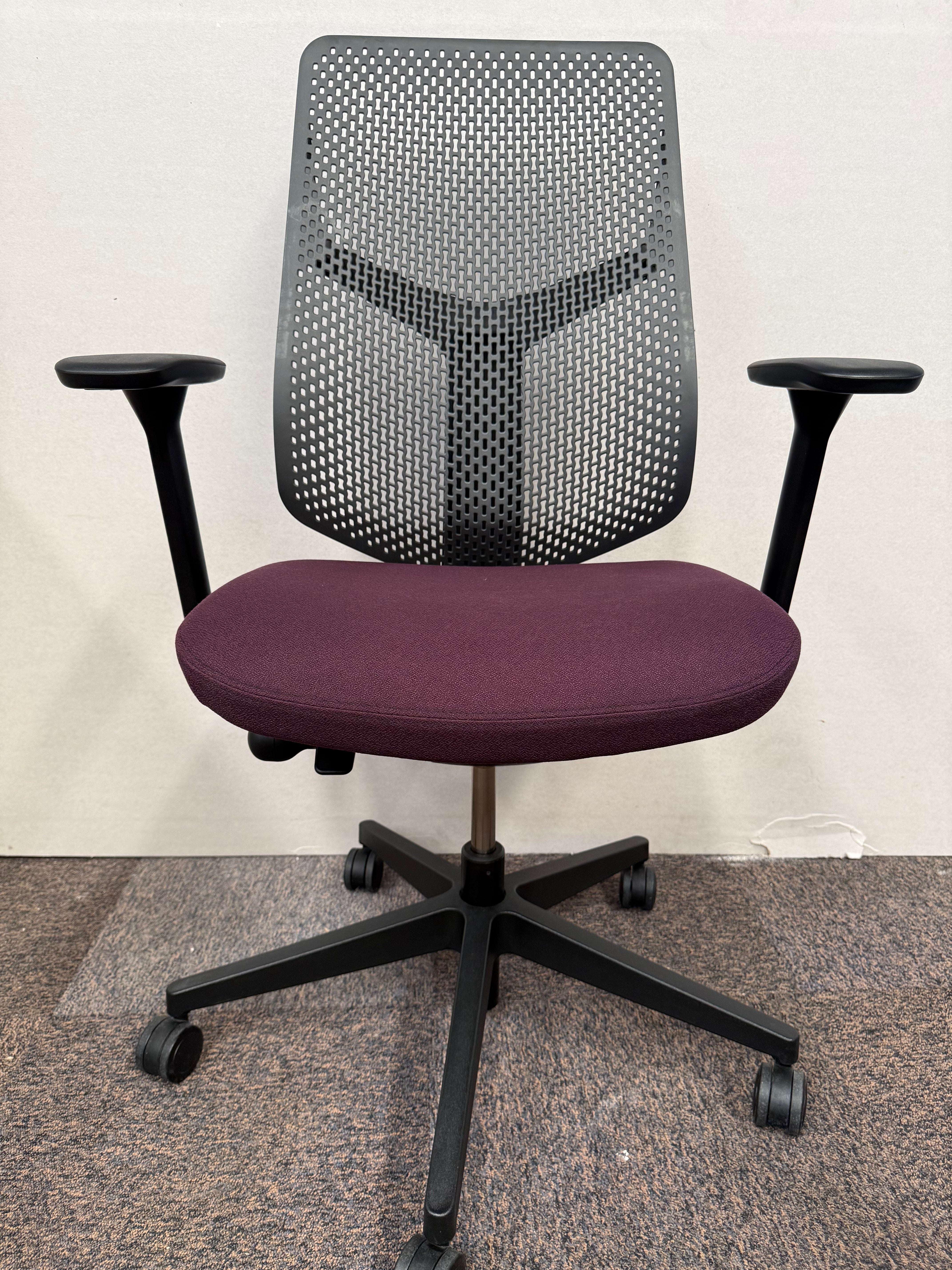Silla Herman Miller Verus Vino - Exhibición