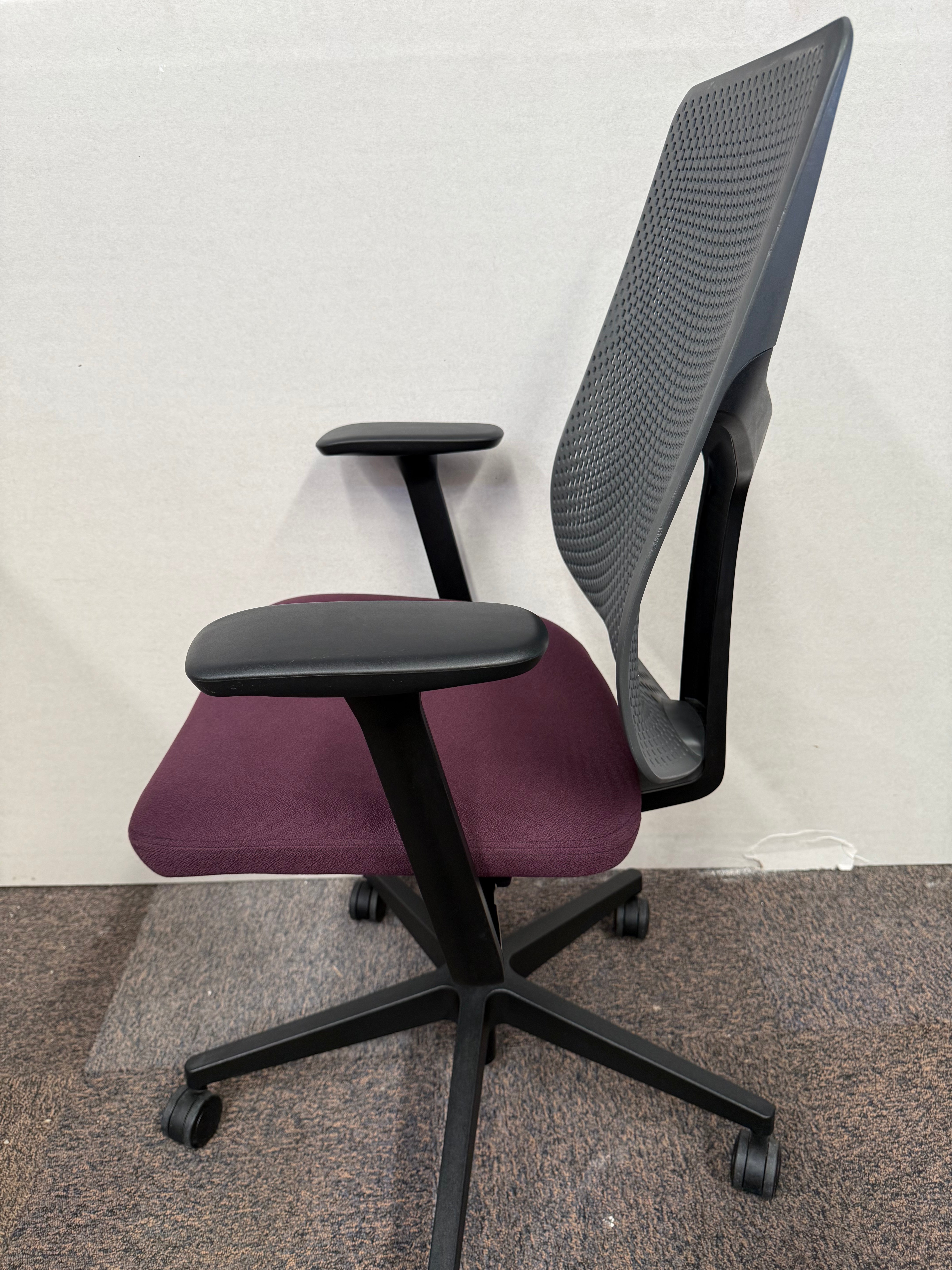 Silla Herman Miller Verus Vino - Exhibición