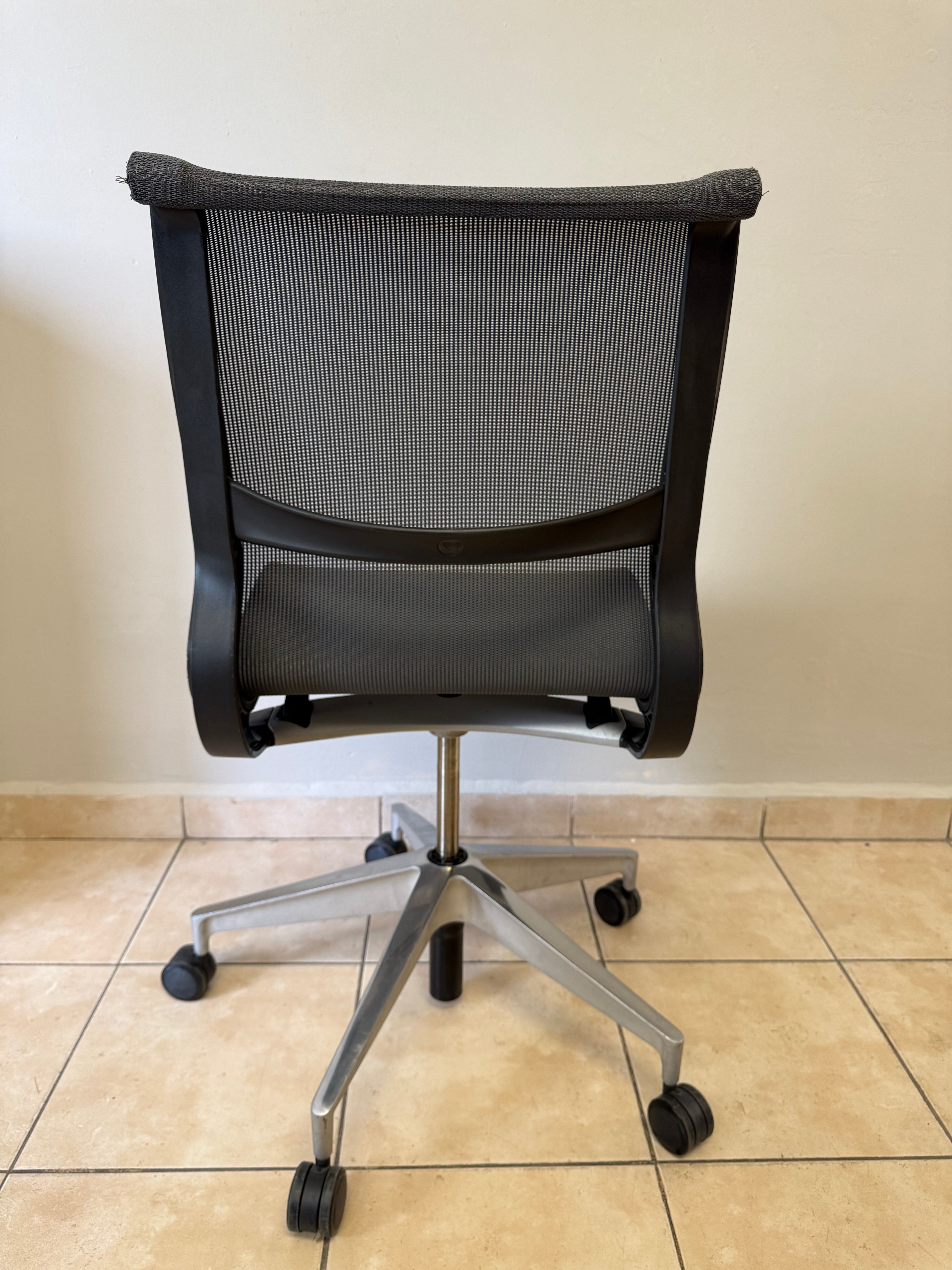 Silla Herman Miller Setu Gris Cromo Sin Brazos - Preowned