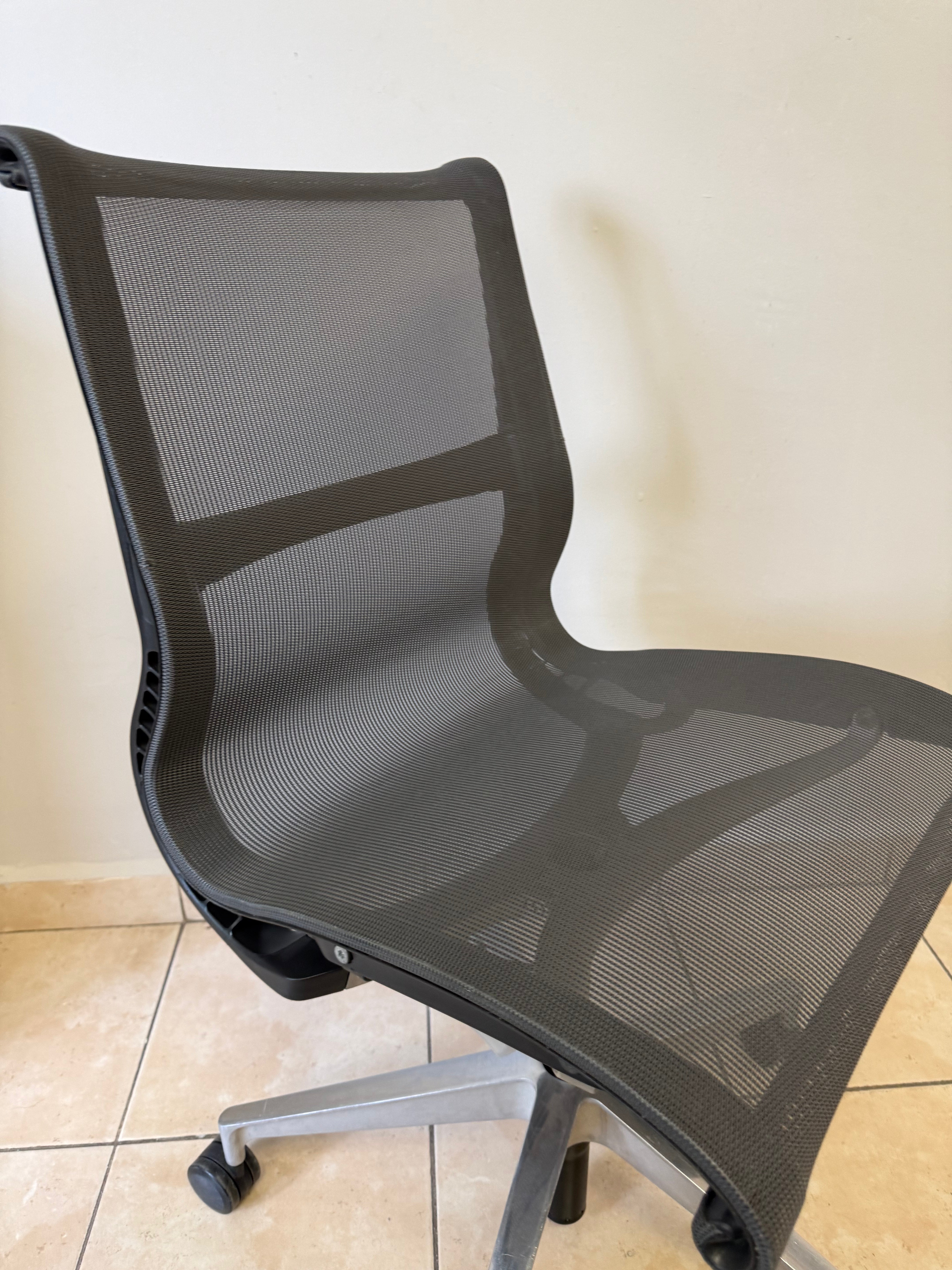 Silla Herman Miller Setu Gris Cromo Sin Brazos - Preowned