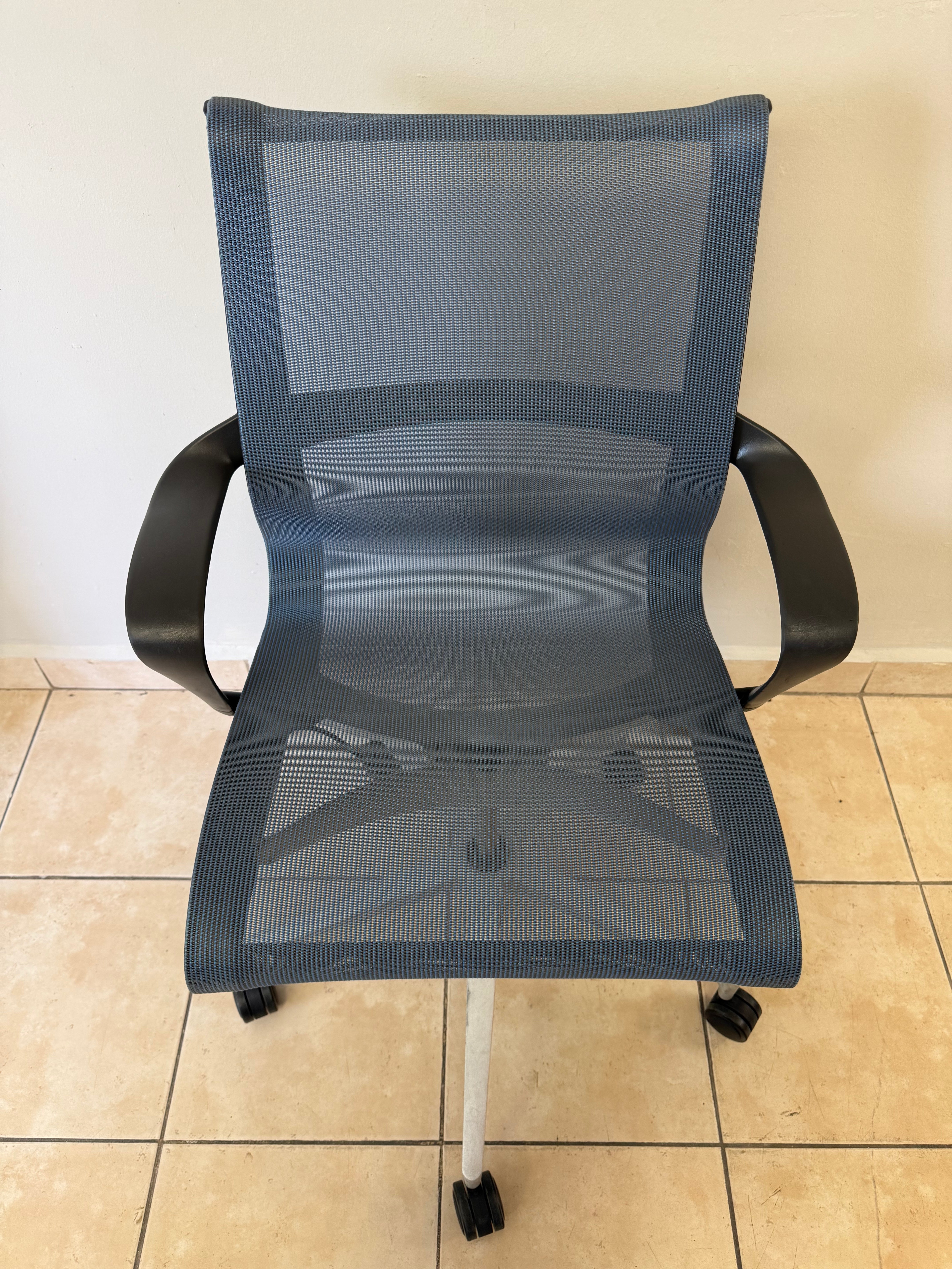 Silla Herman Miller Setu Azul - Preowned