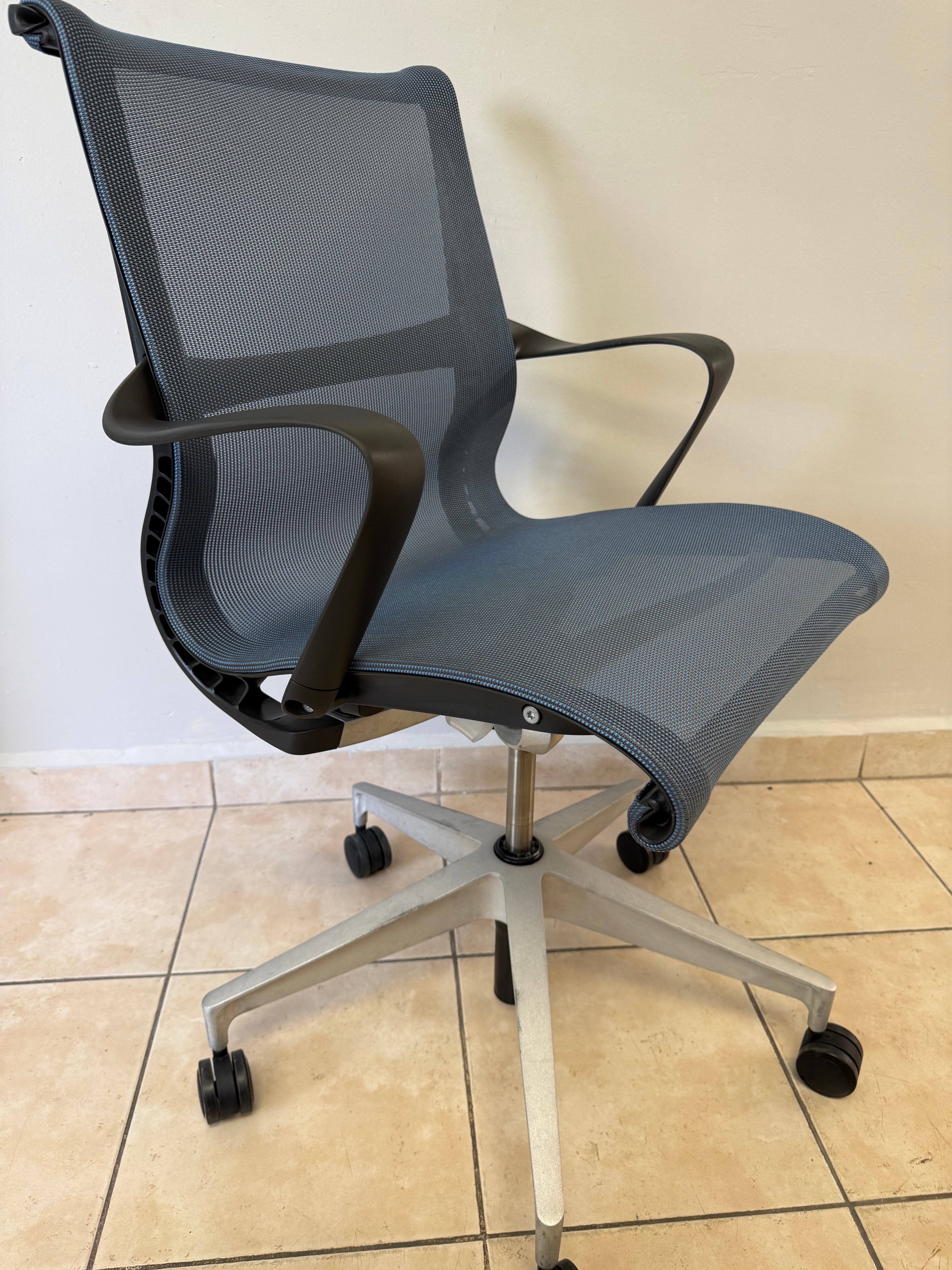 Silla Herman Miller Setu Azul - Preowned