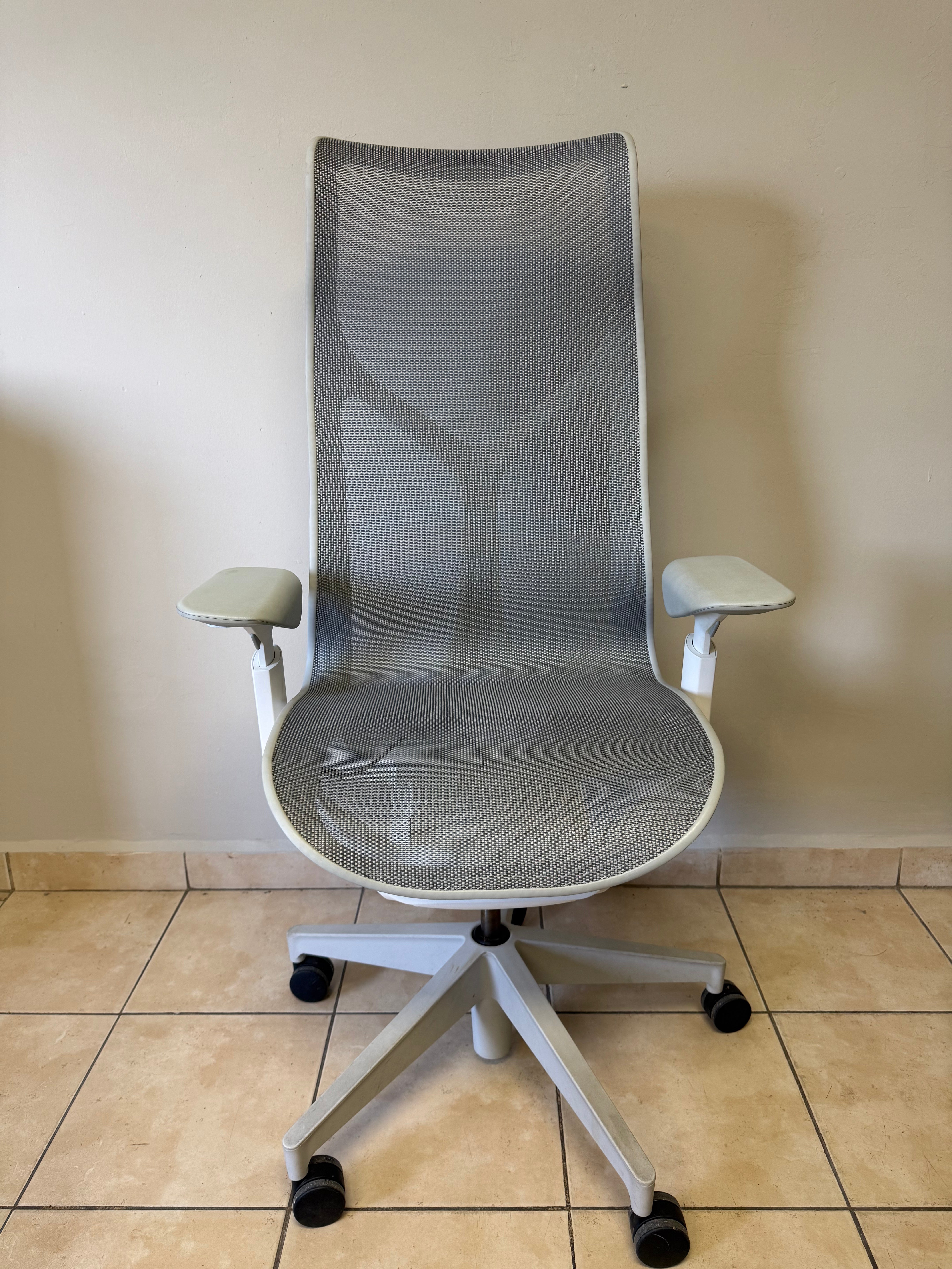 Silla Herman Miller Cosm Alta Blanca - Preowned