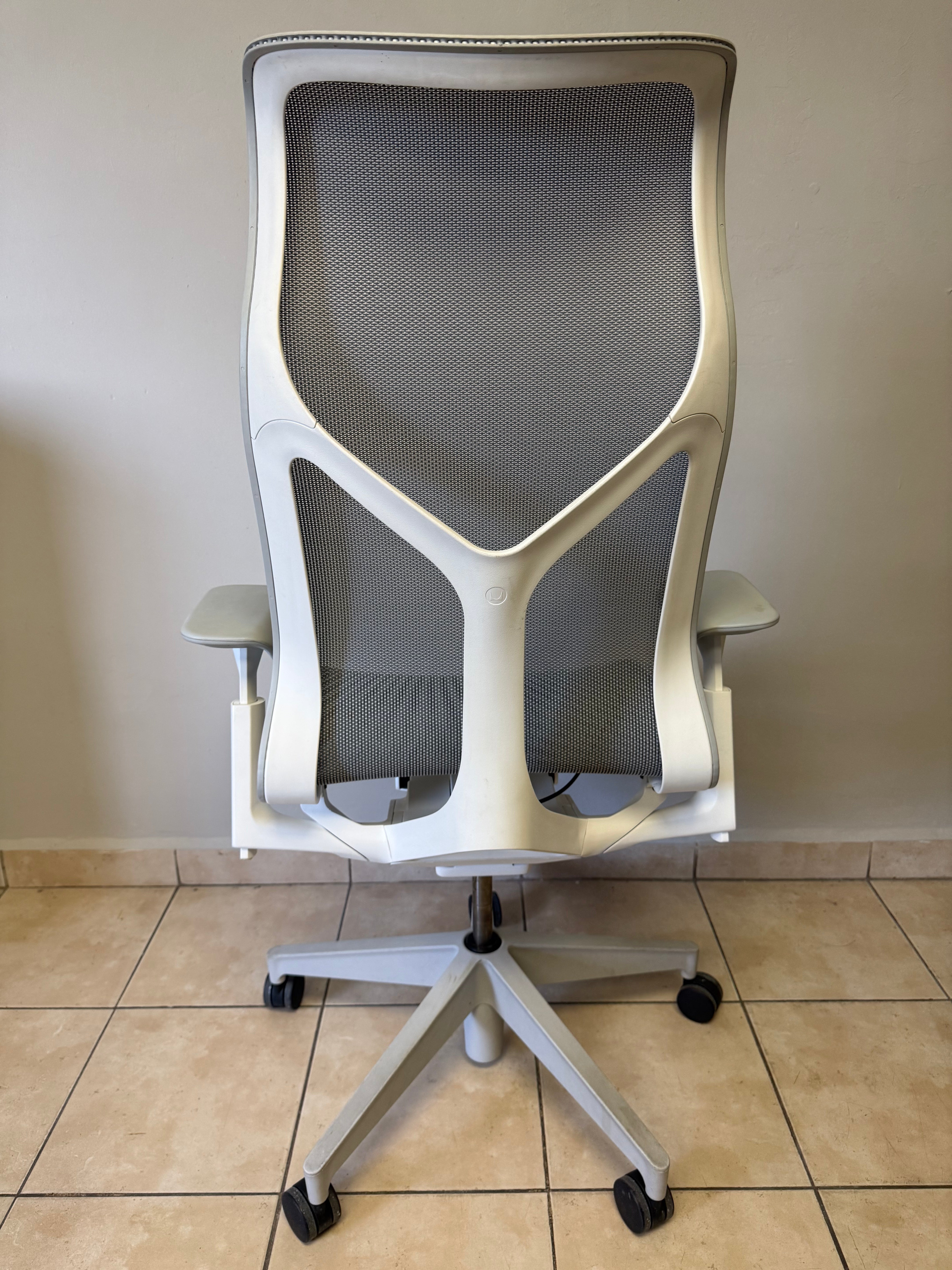 Silla Herman Miller Cosm Alta Blanca - Preowned