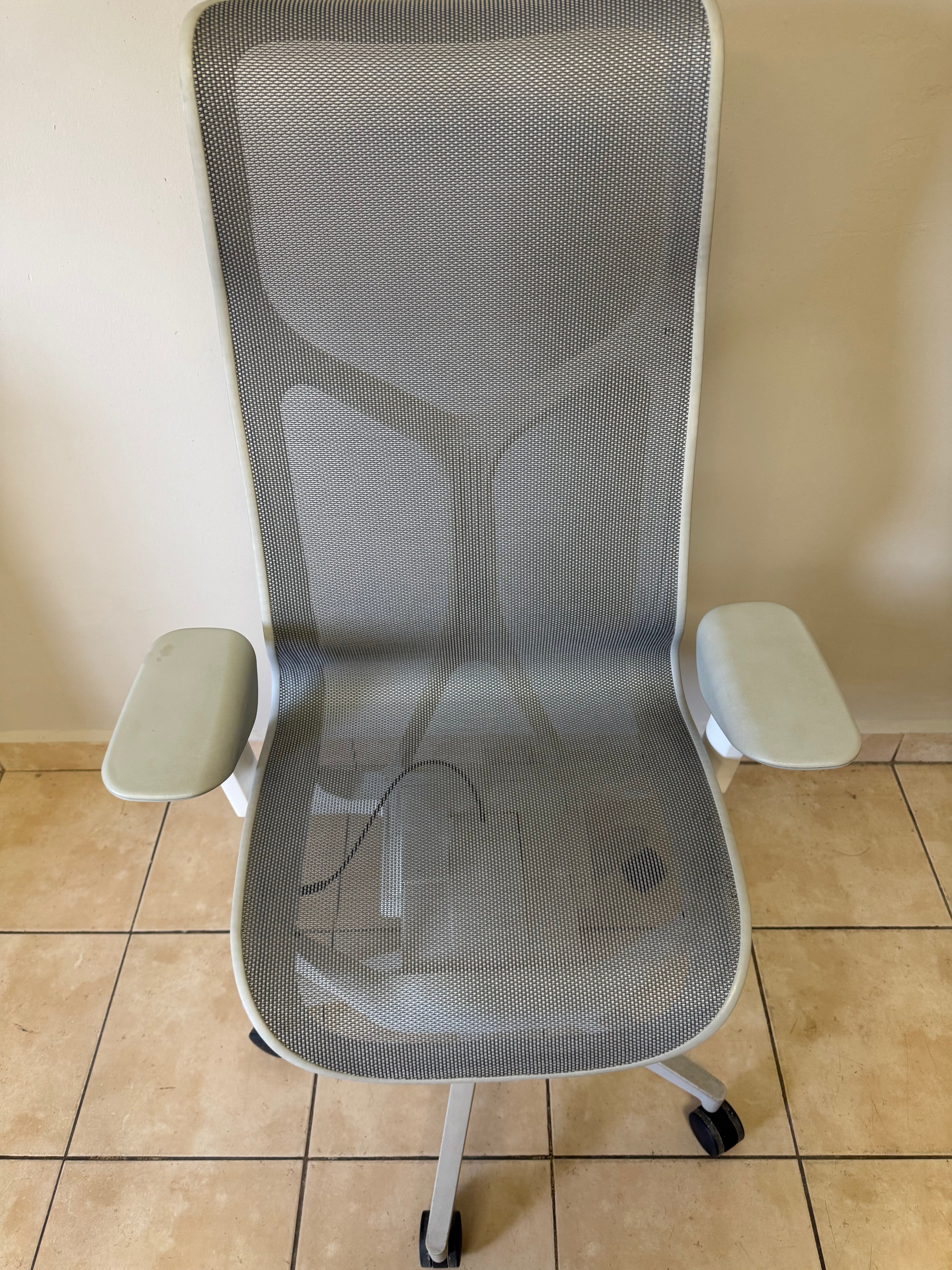 Silla Herman Miller Cosm Alta Blanca - Preowned