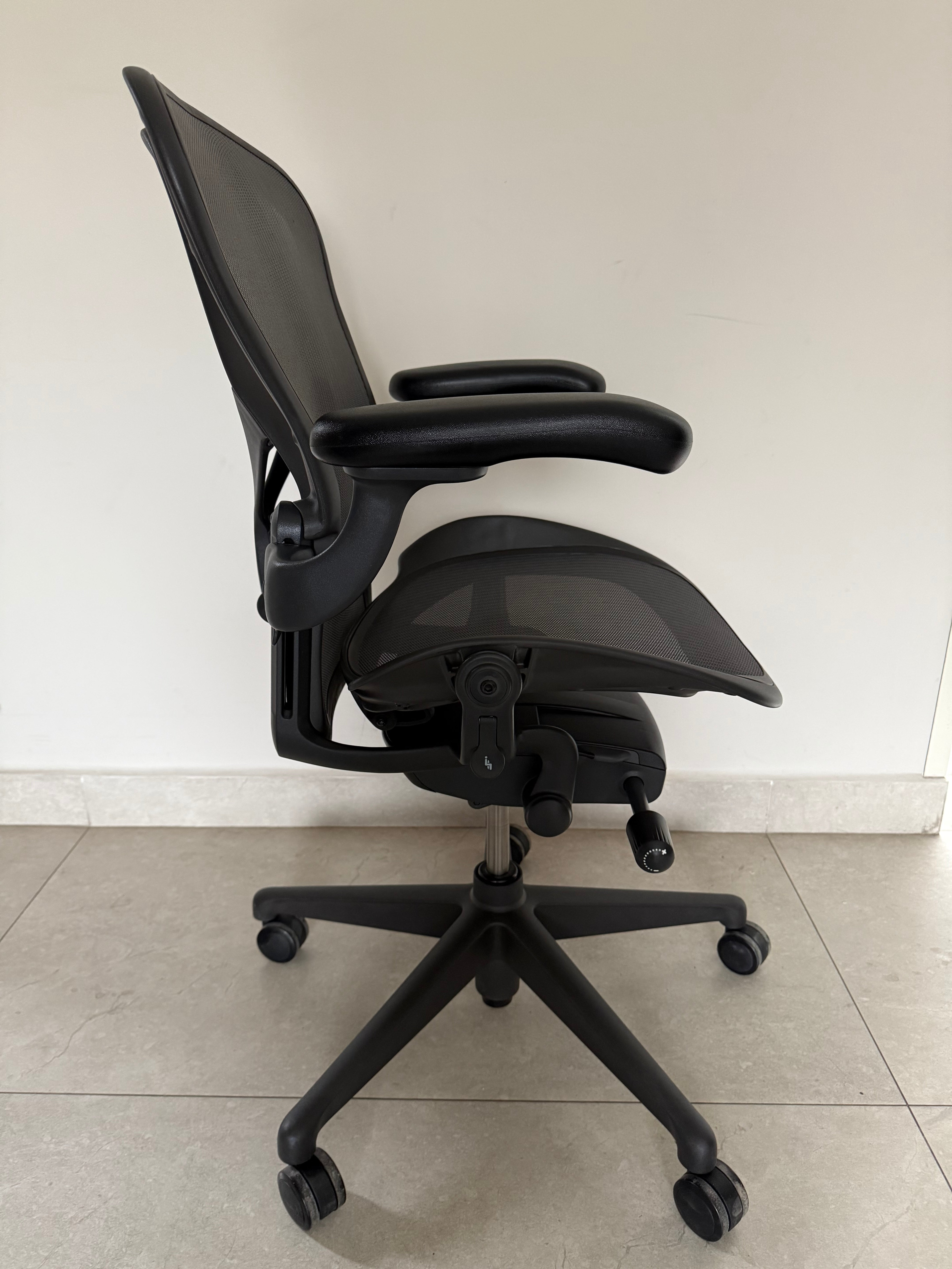 Aeron Grafito PostureFit SL talla B Exhibición