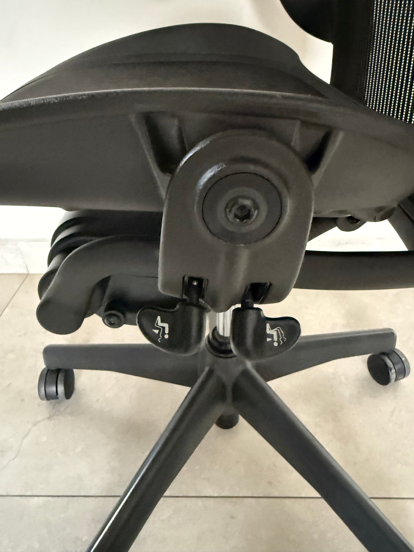 Aeron Classic talla C Equipada Brazos ajustables y Soporte lumbar