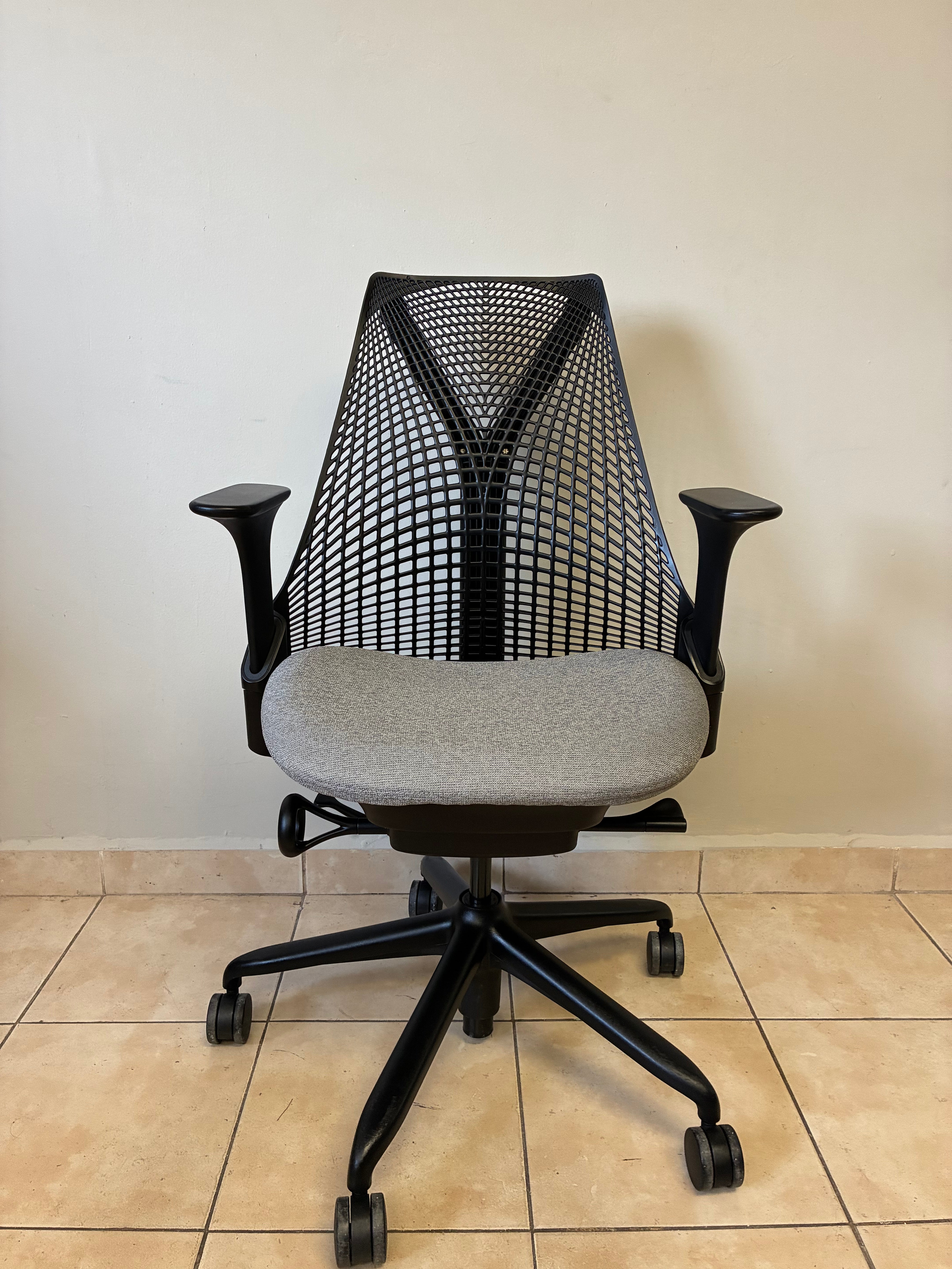 Silla Herman Miller Sayl Negro asiento Gris - Preowned
