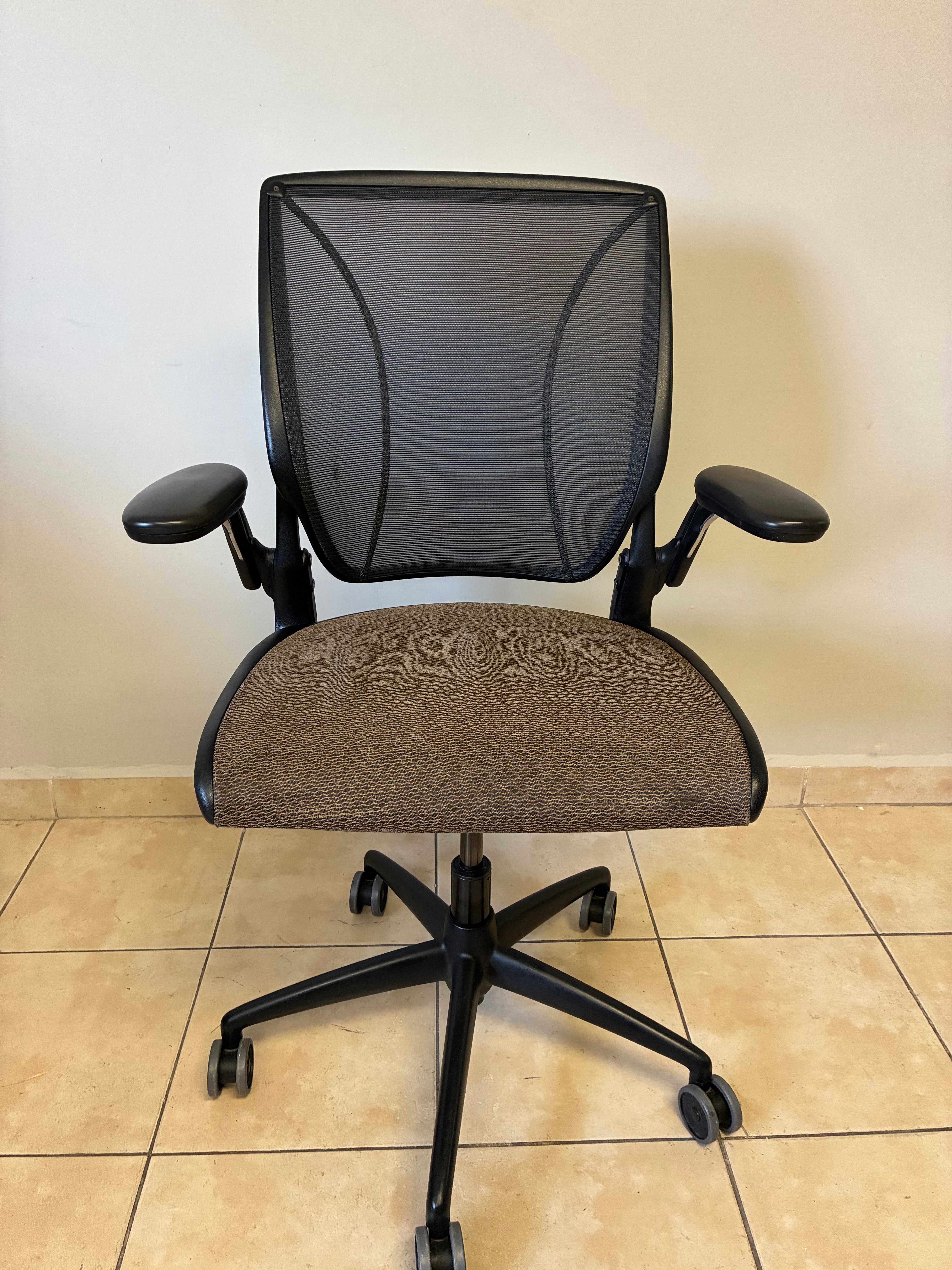 Silla Humanscale World Cafe