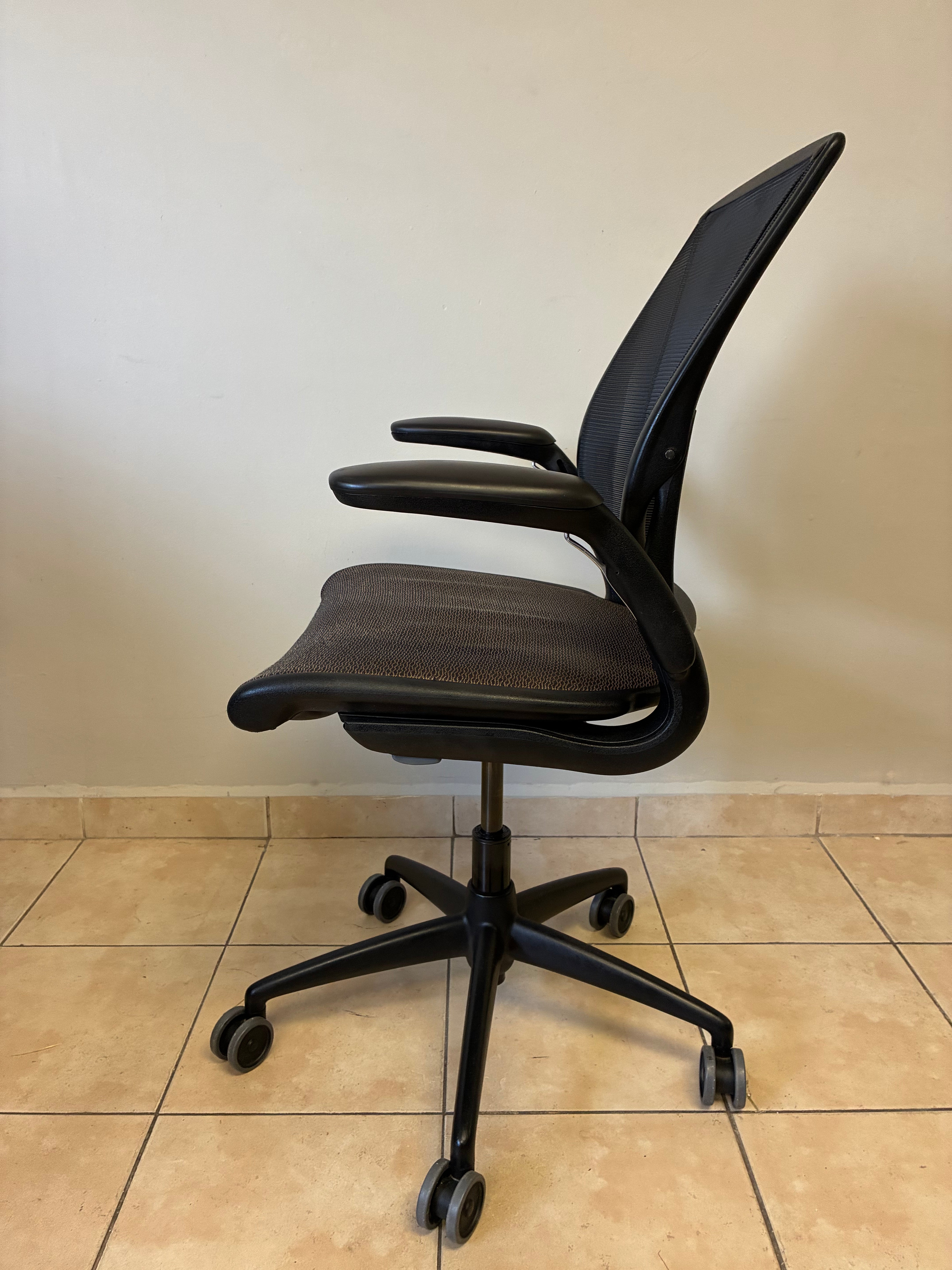 Silla Humanscale World Cafe