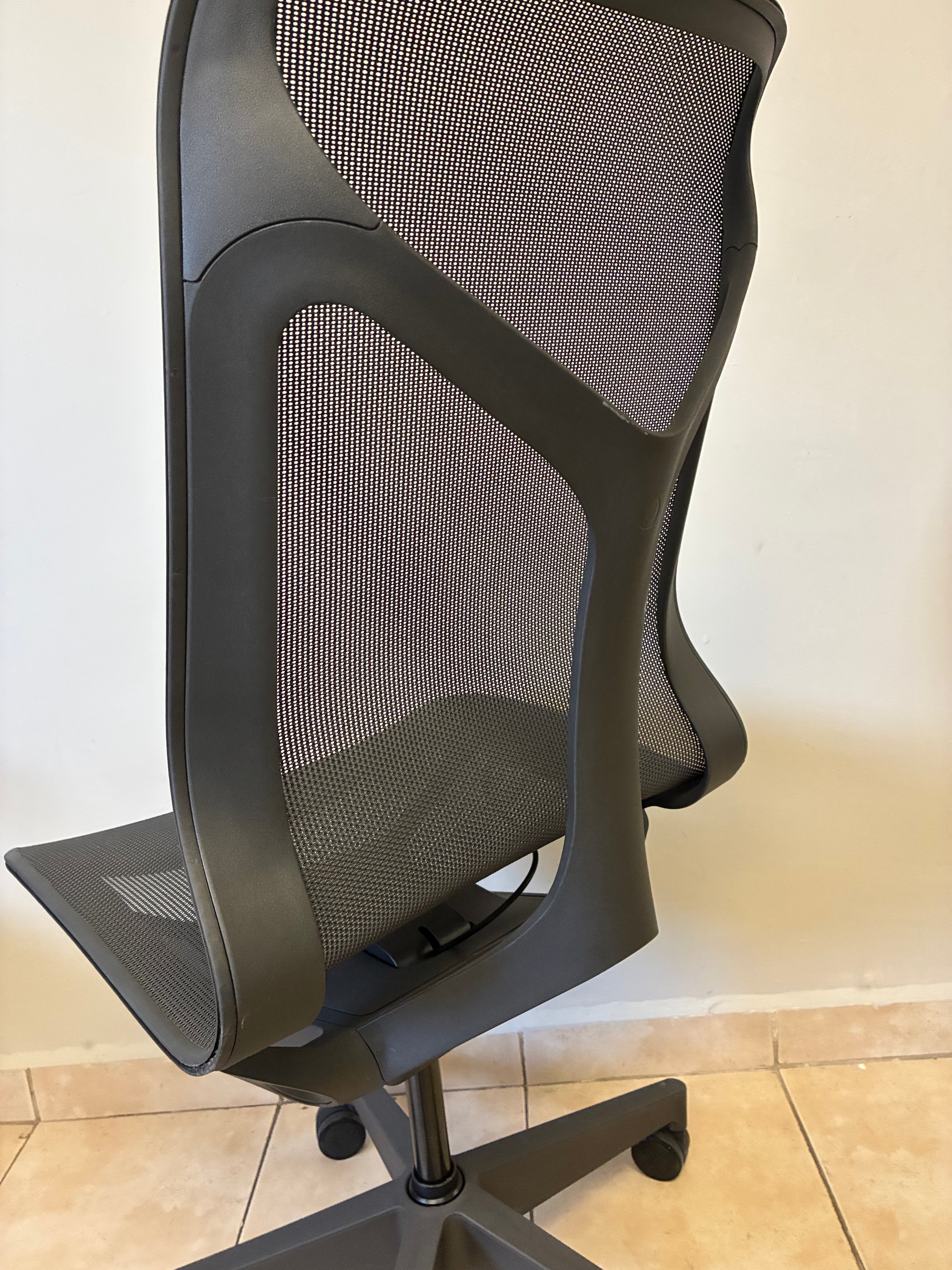 Silla Herman Miller Cosm Media - Exhibición