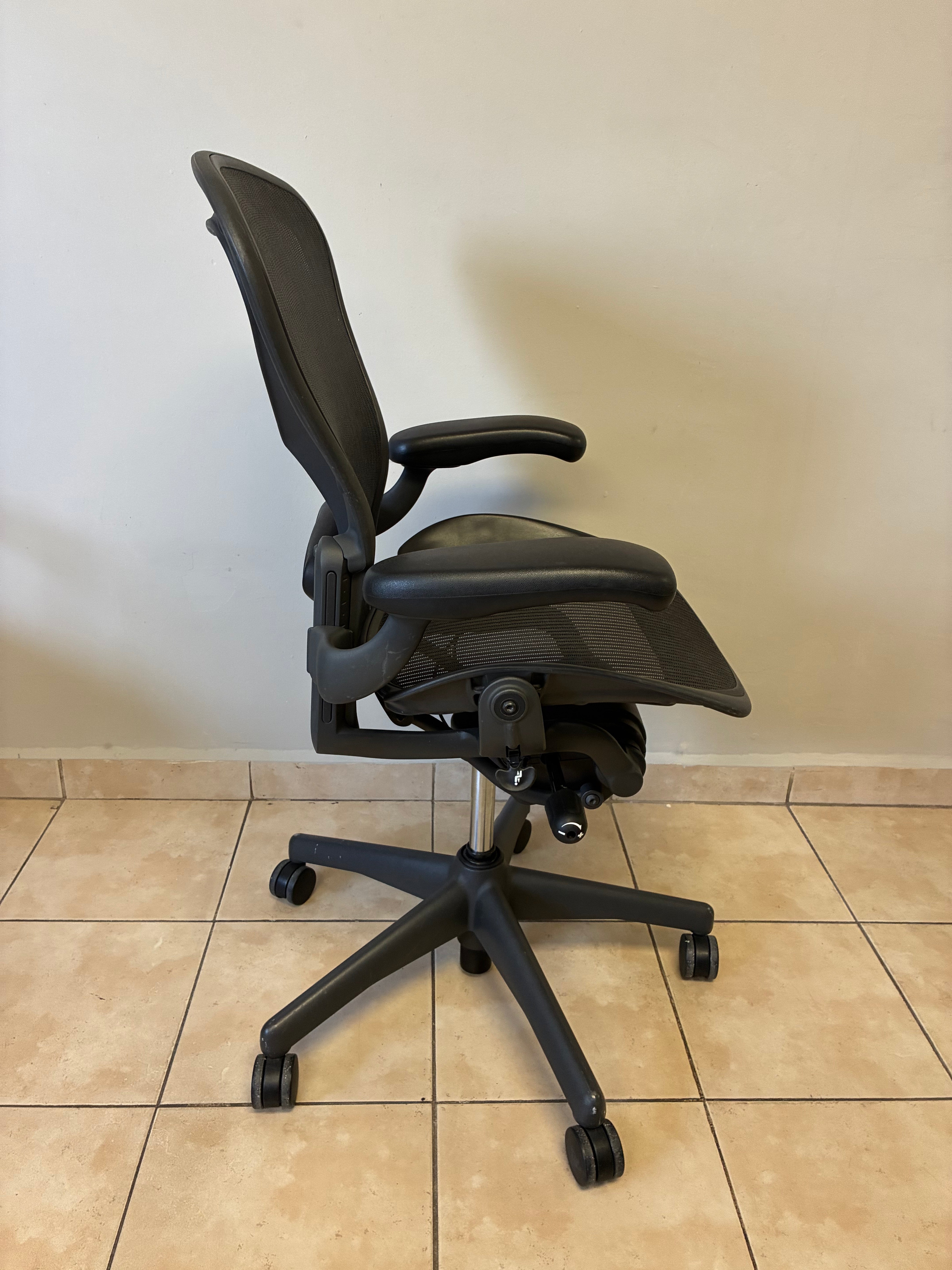 Aeron Classic Talla B Equipada