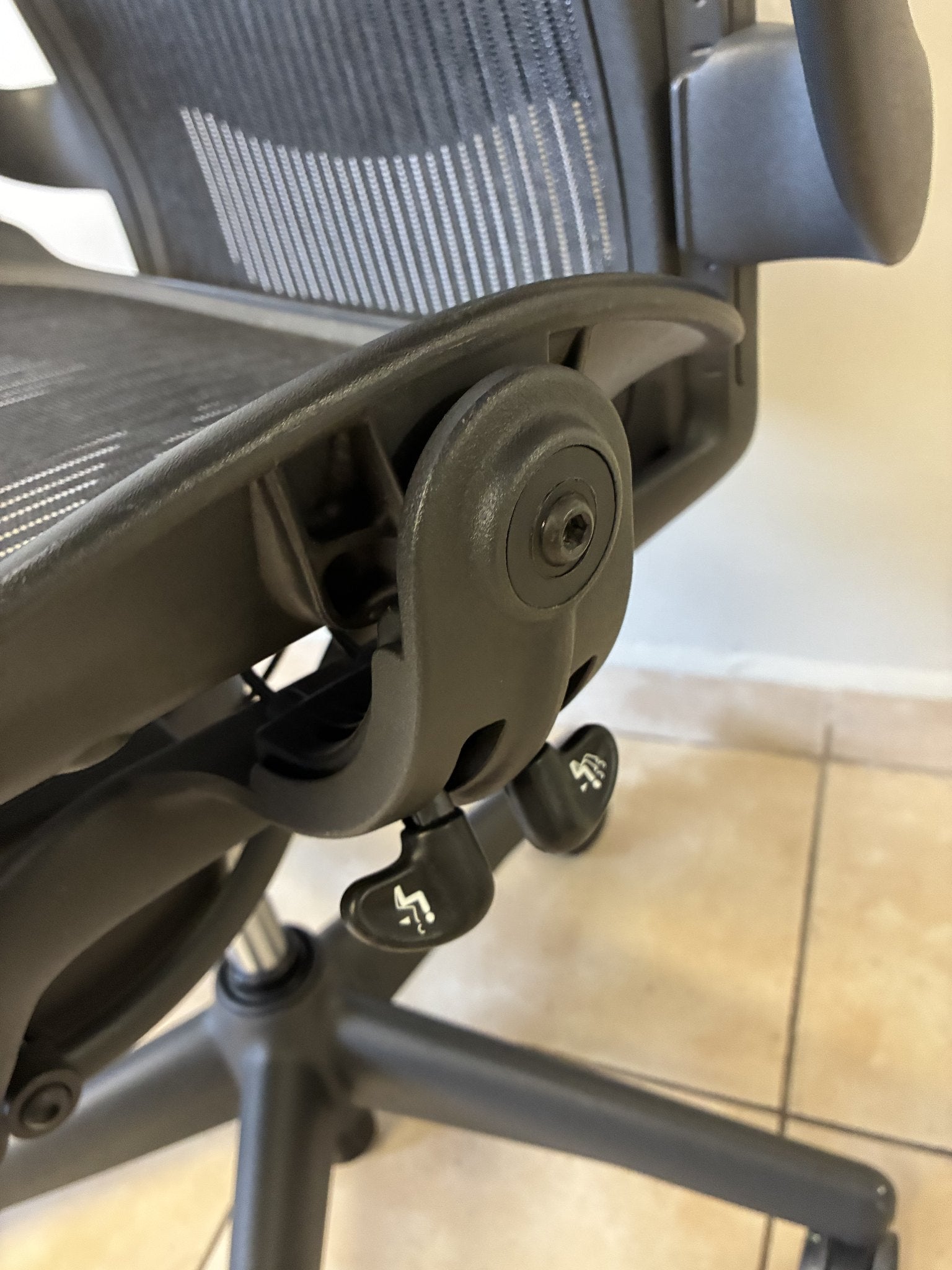 Silla Herman Miller Aeron Classic Talla B Equipada - vista 5