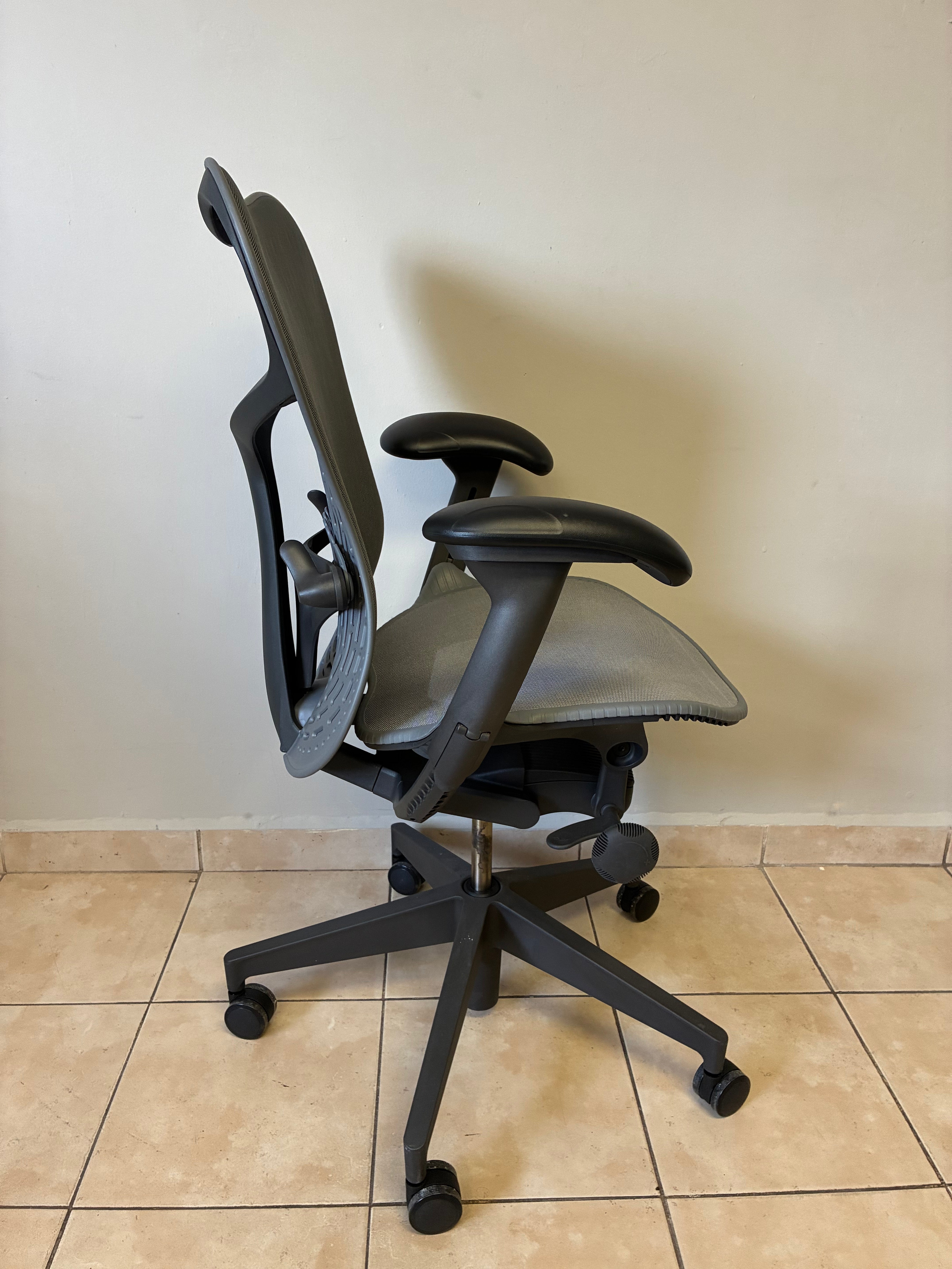 Silla Mirra 2 Butterfly Equipada - Preowned