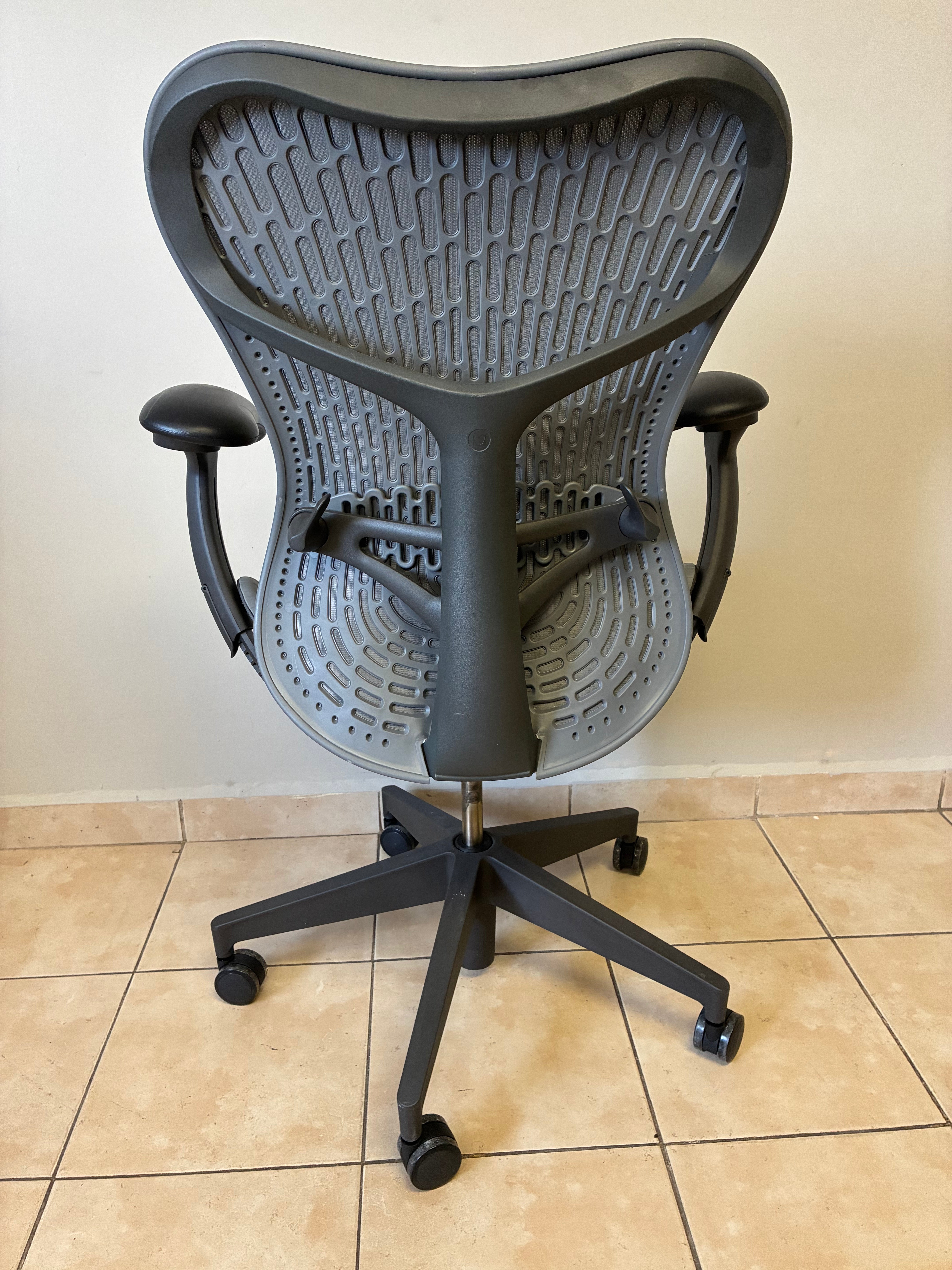 Silla Mirra 2 Butterfly Equipada - Preowned