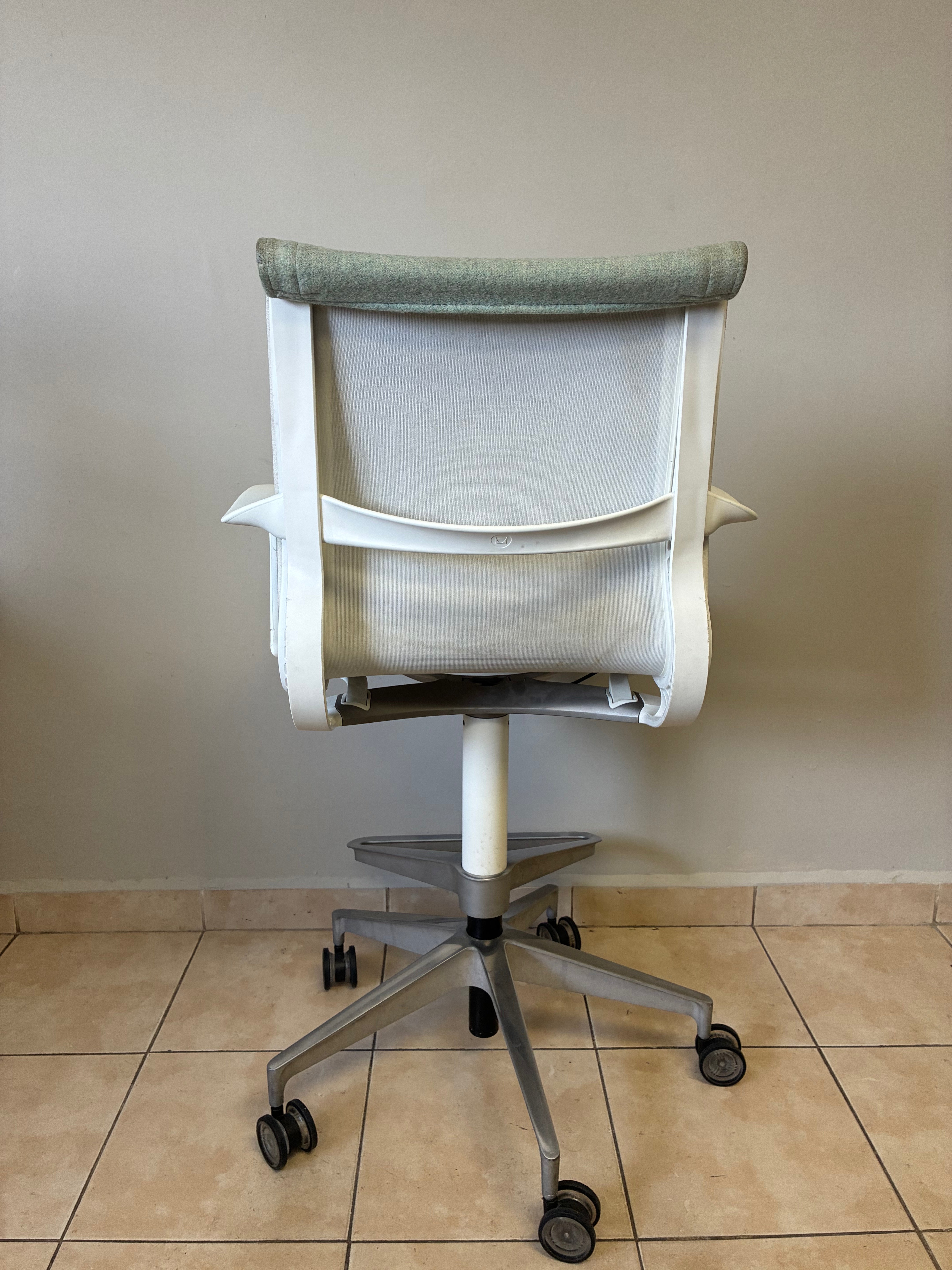 Silla Herman Miller Setu Alta Verde - Preowned