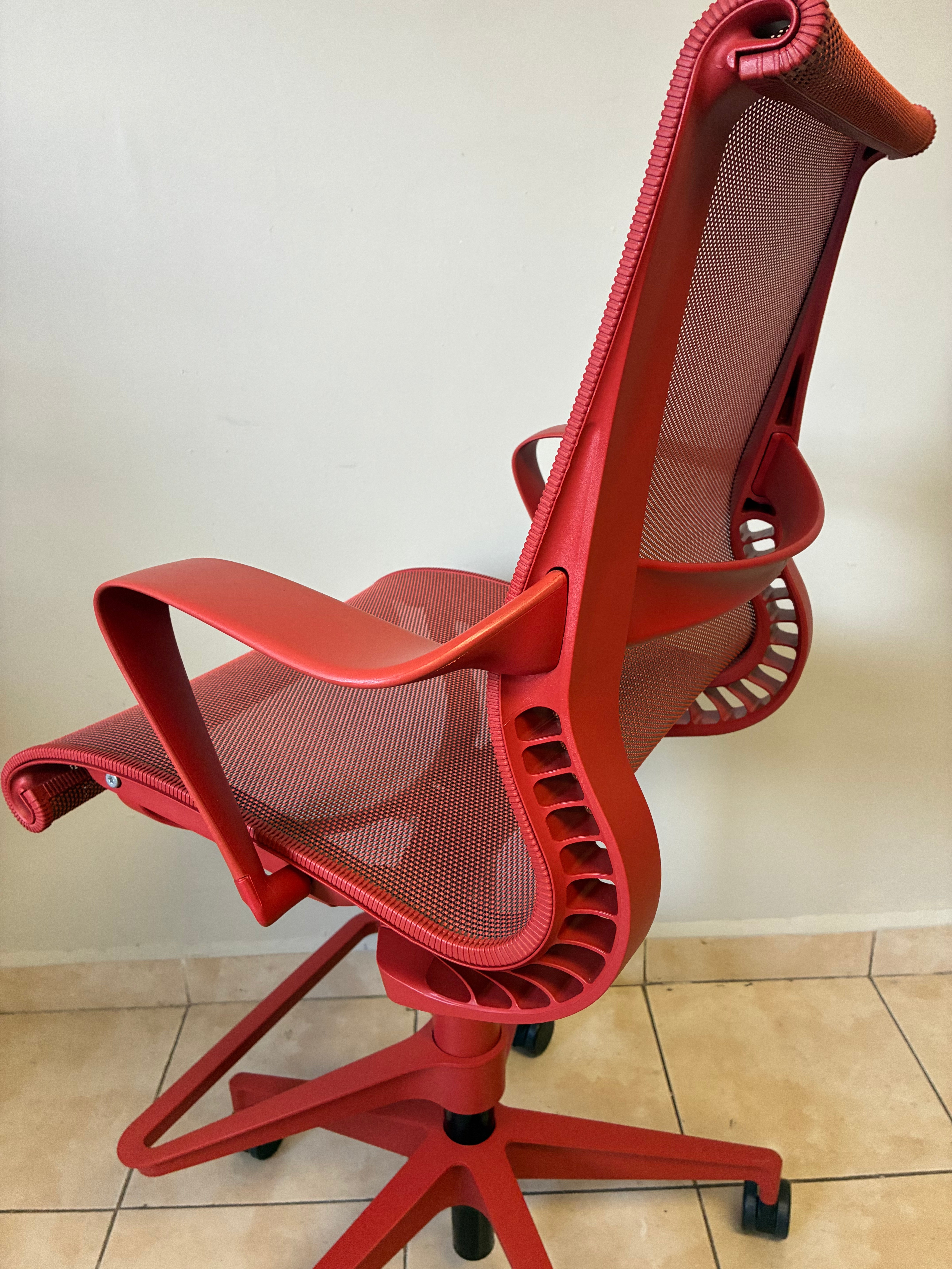 Silla Herman Miller Setu Alta Roja - Exhibición