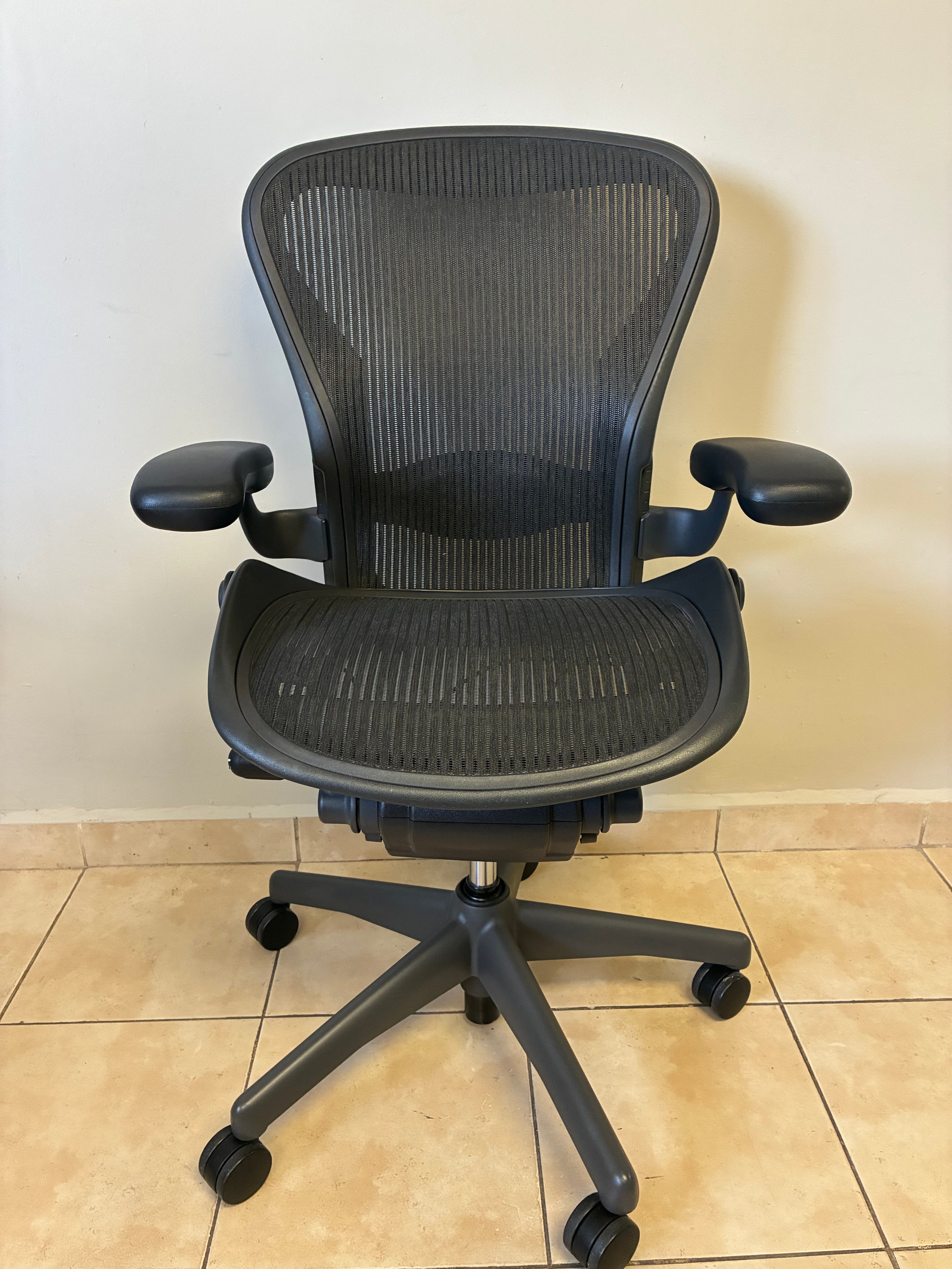 Silla Herman Miller Aeron Classic Talla B con Bloqueo