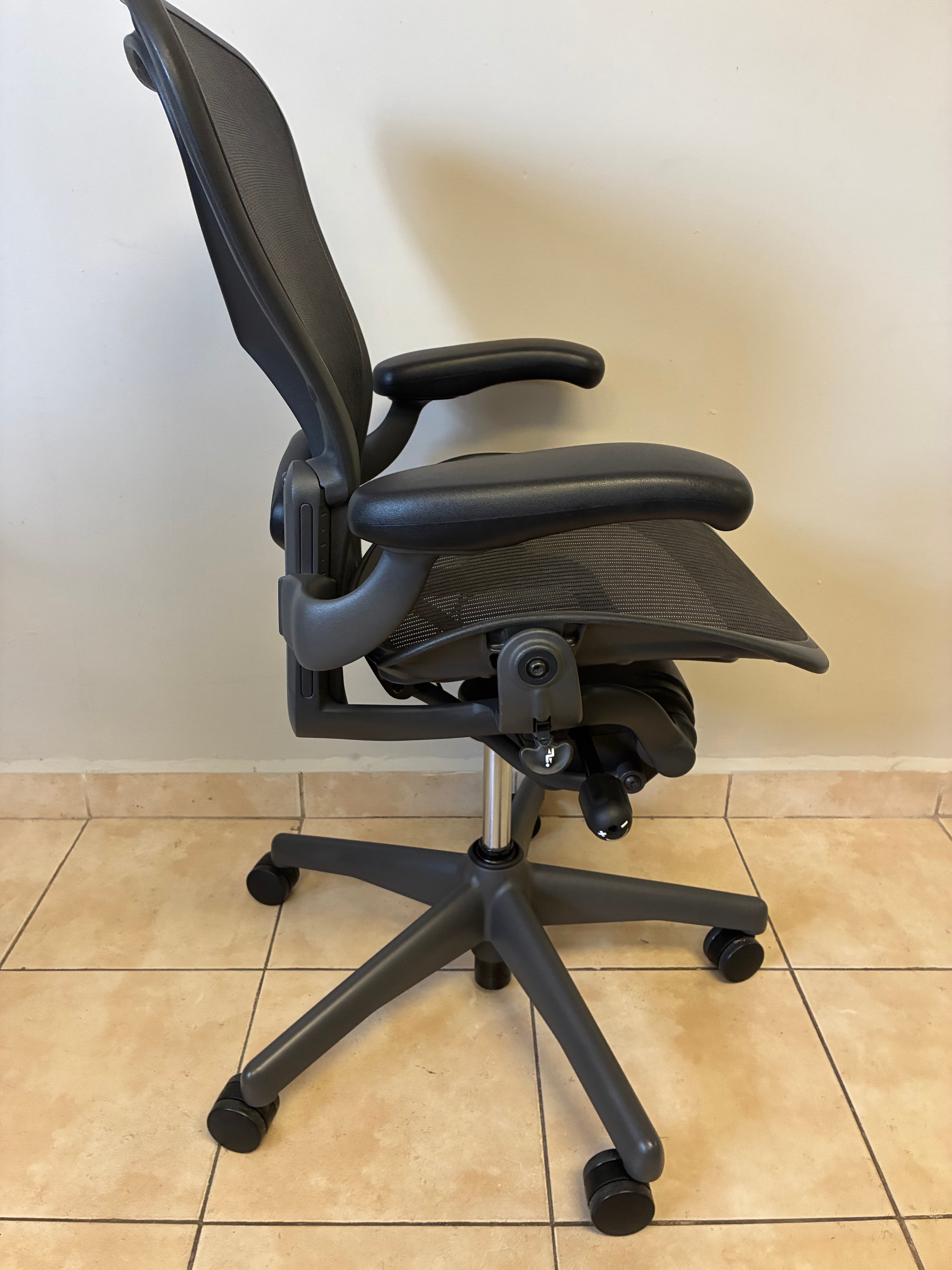 Silla Herman Miller Aeron Classic Talla B con Bloqueo
