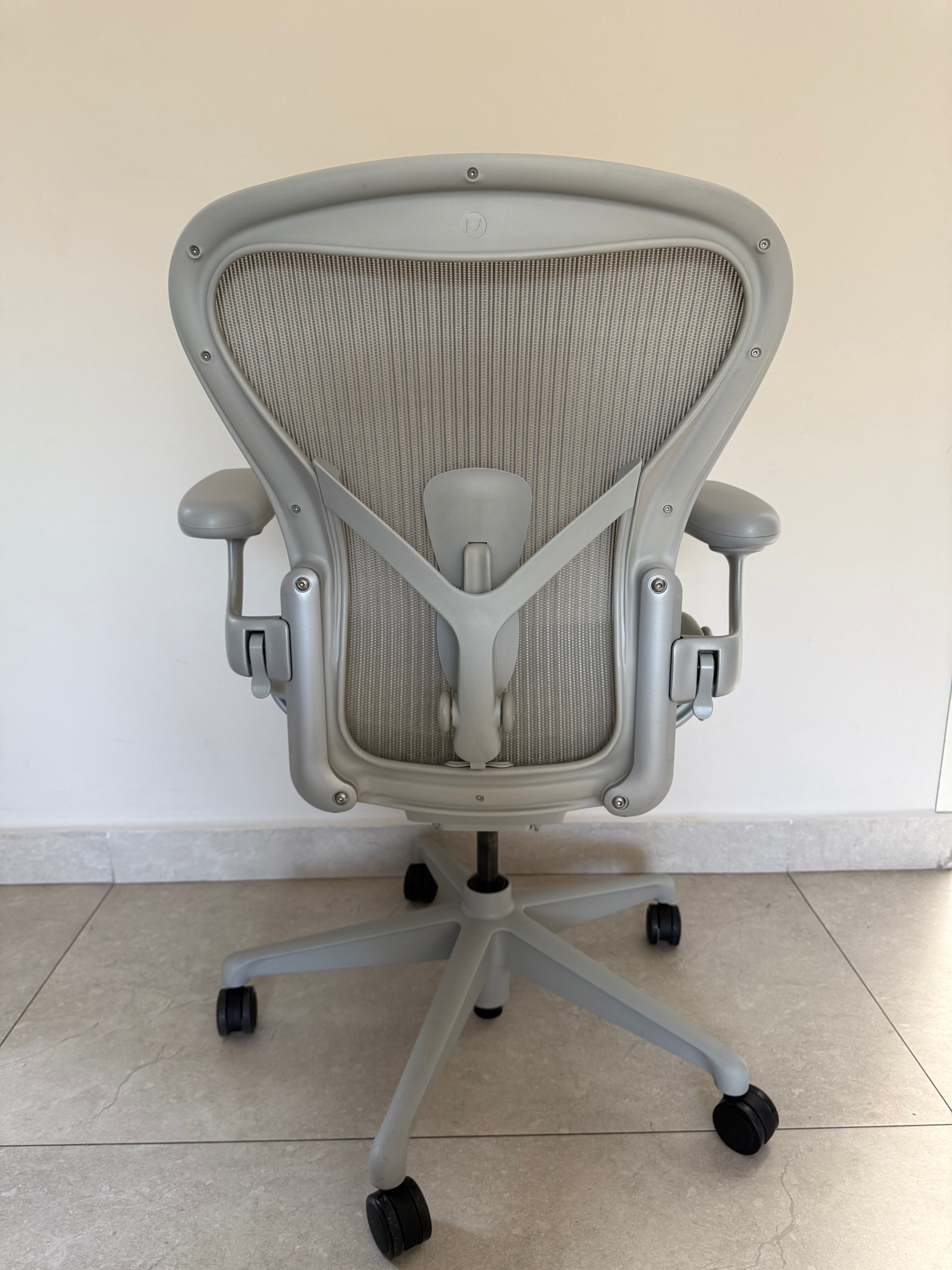 Aeron Herman Miller B Mineral Equipada - Preowned