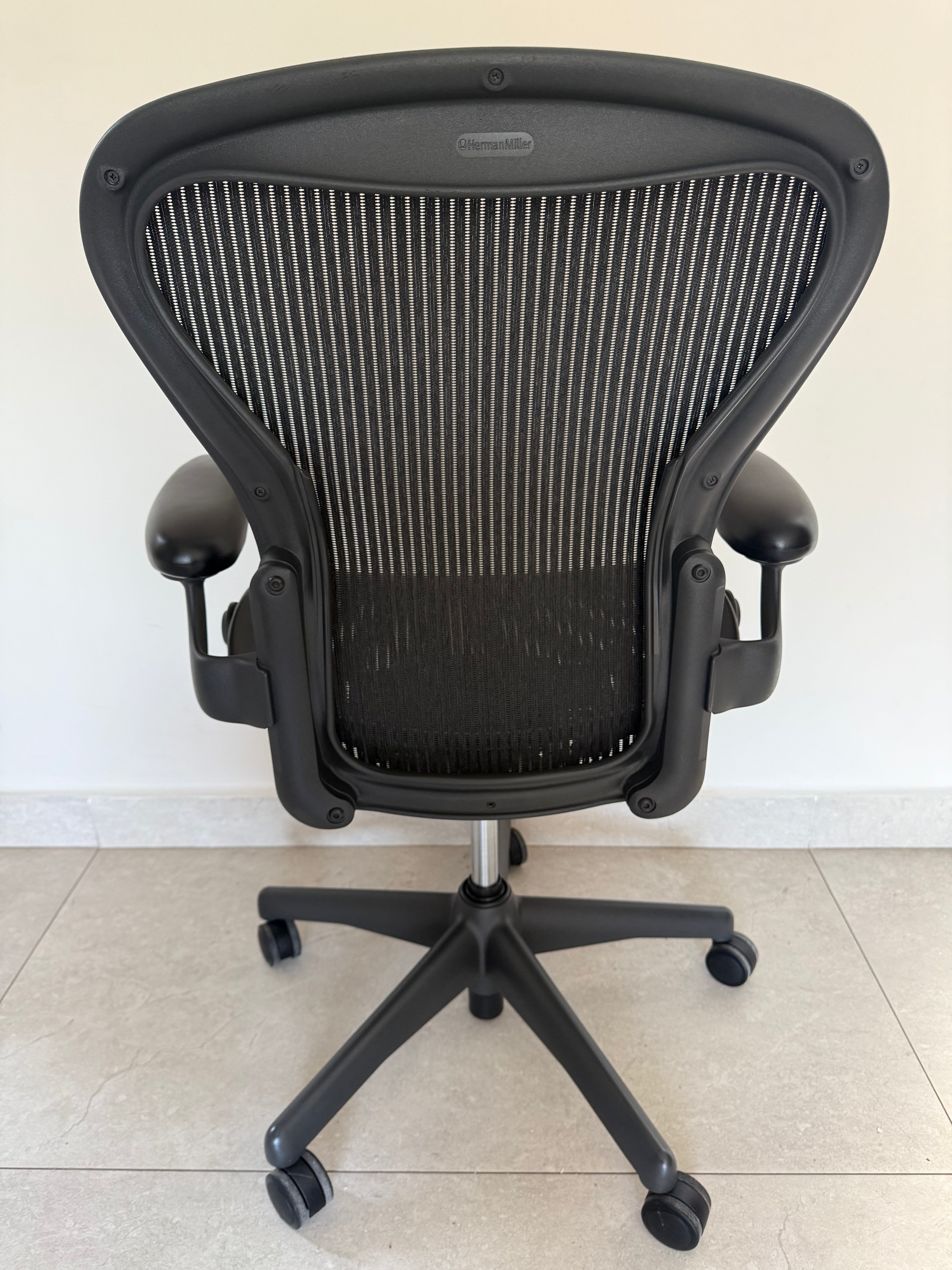 Aeron Herman Miller Classic Grafito Talla B - Preowned