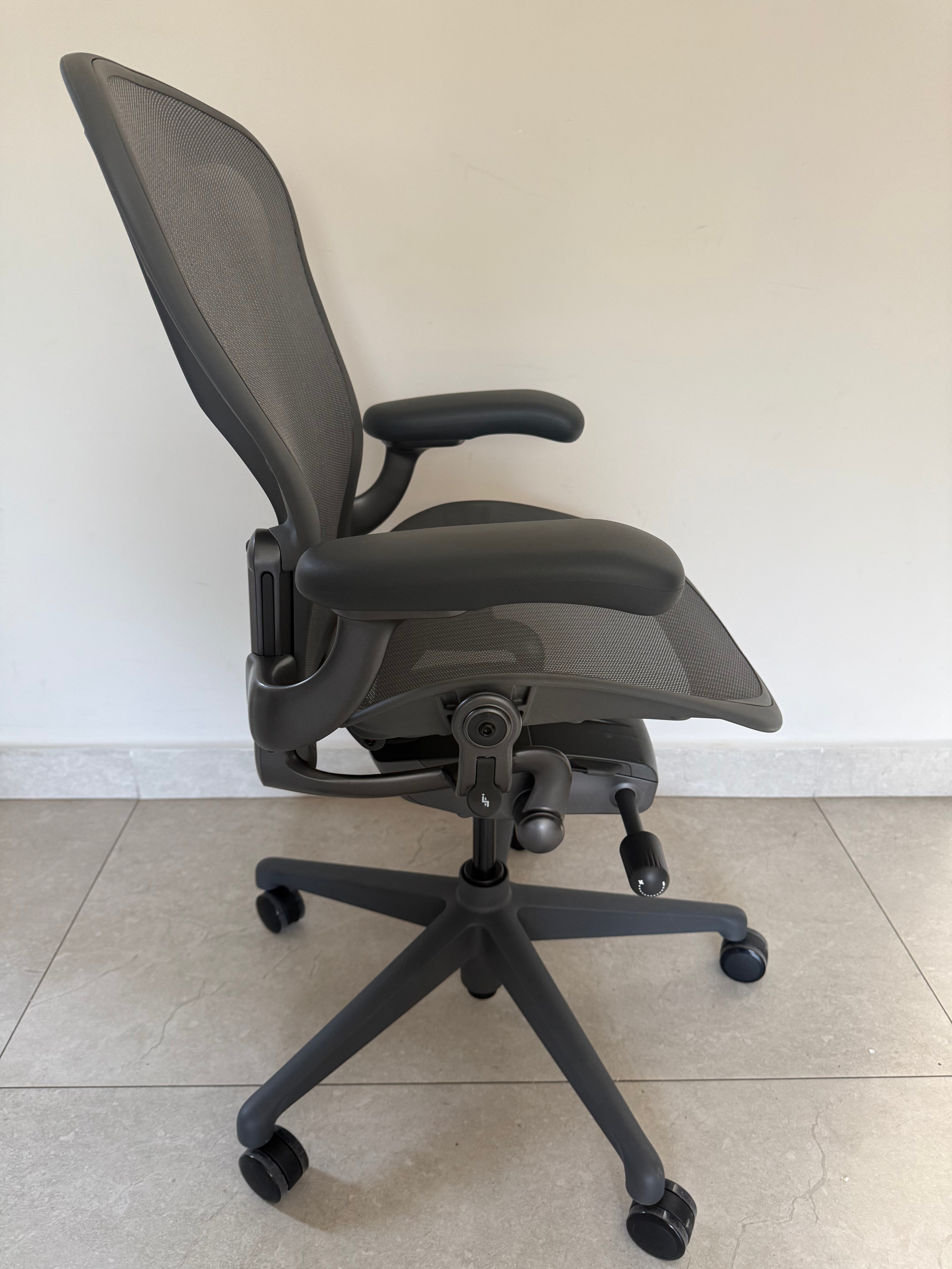 Silla Aeron Herman Miller Grafito Talla B Nueva