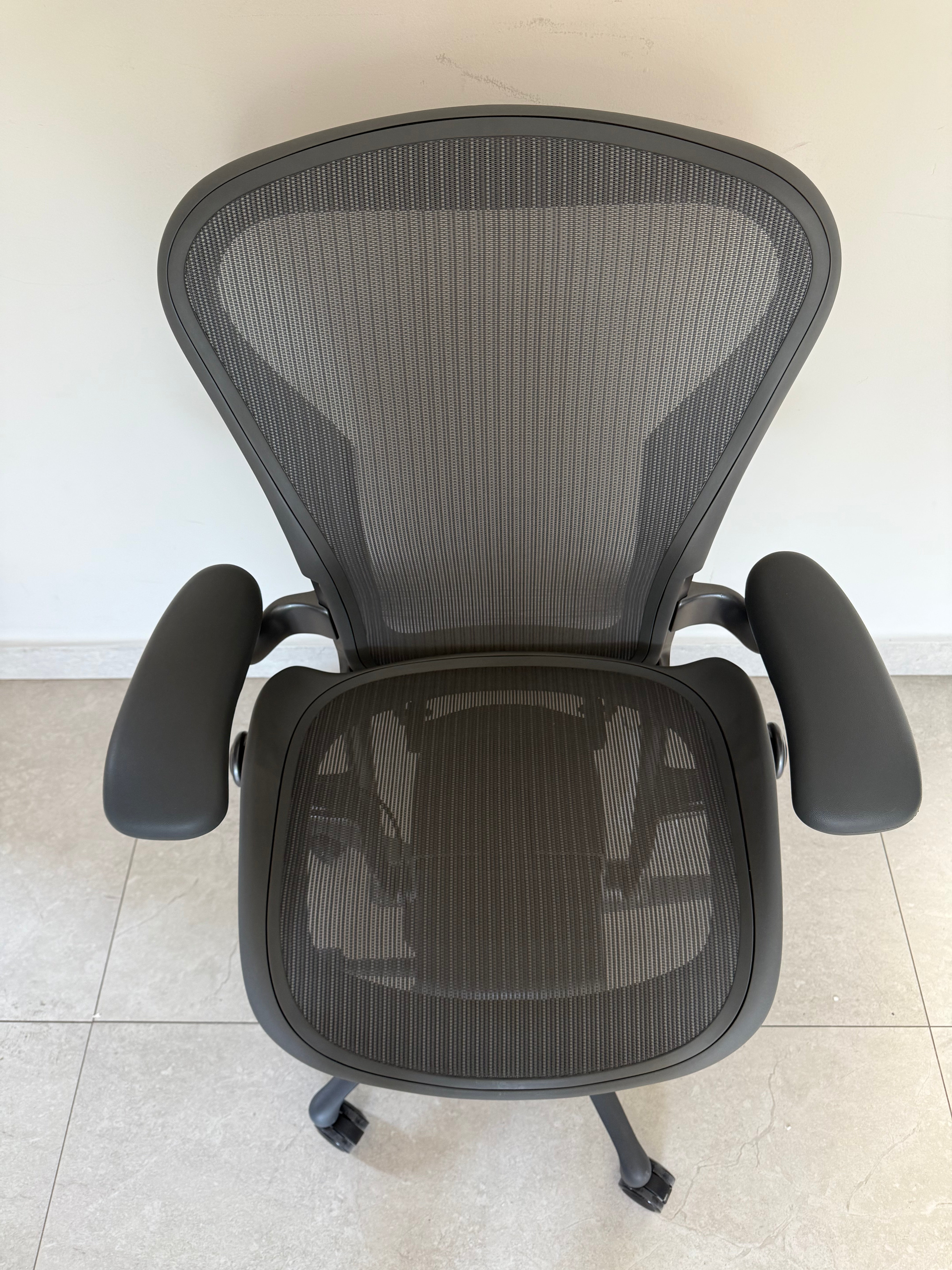 Silla Aeron Herman Miller Grafito Talla B Nueva