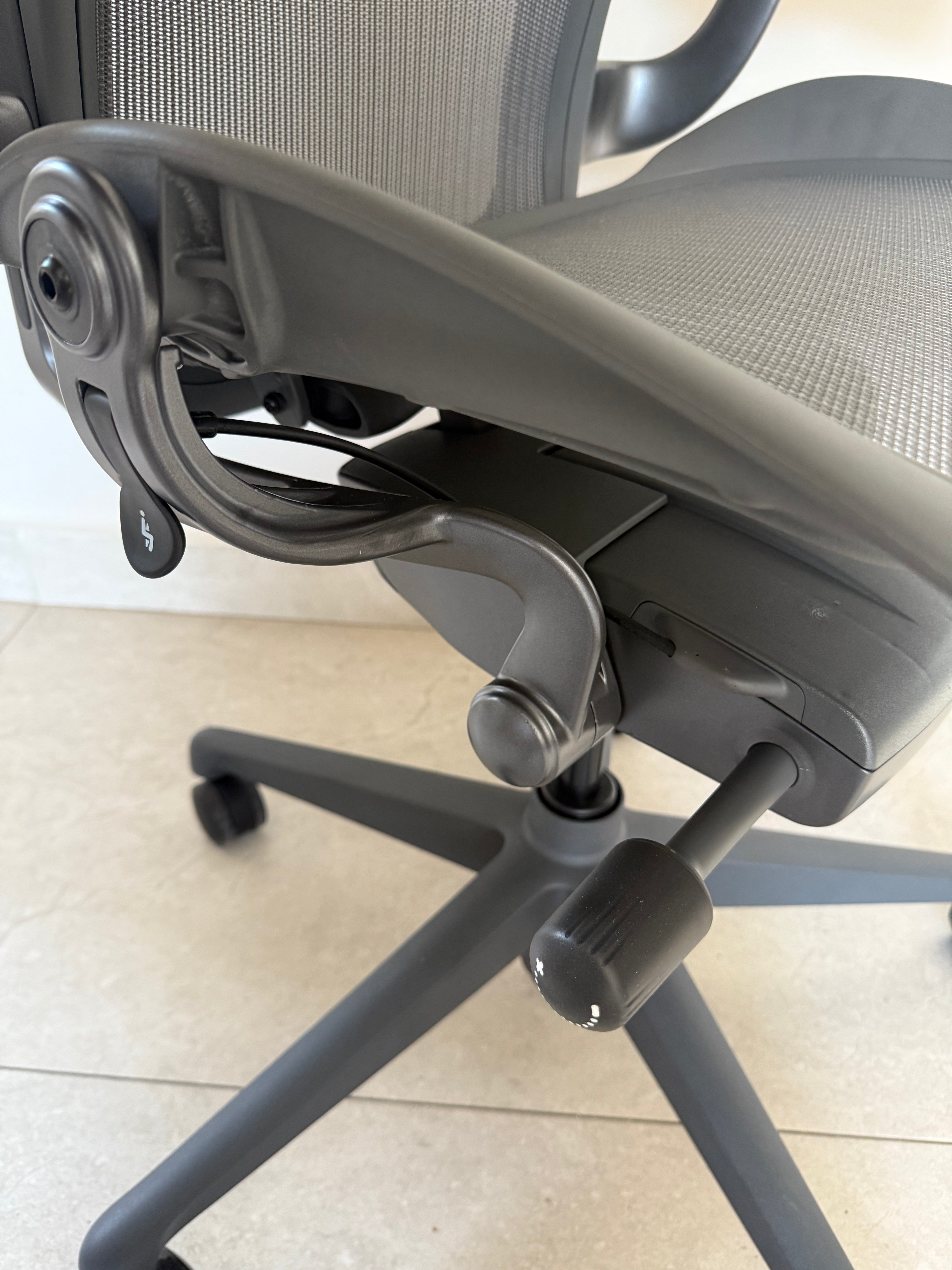 Silla Aeron Herman Miller Grafito Talla B Nueva