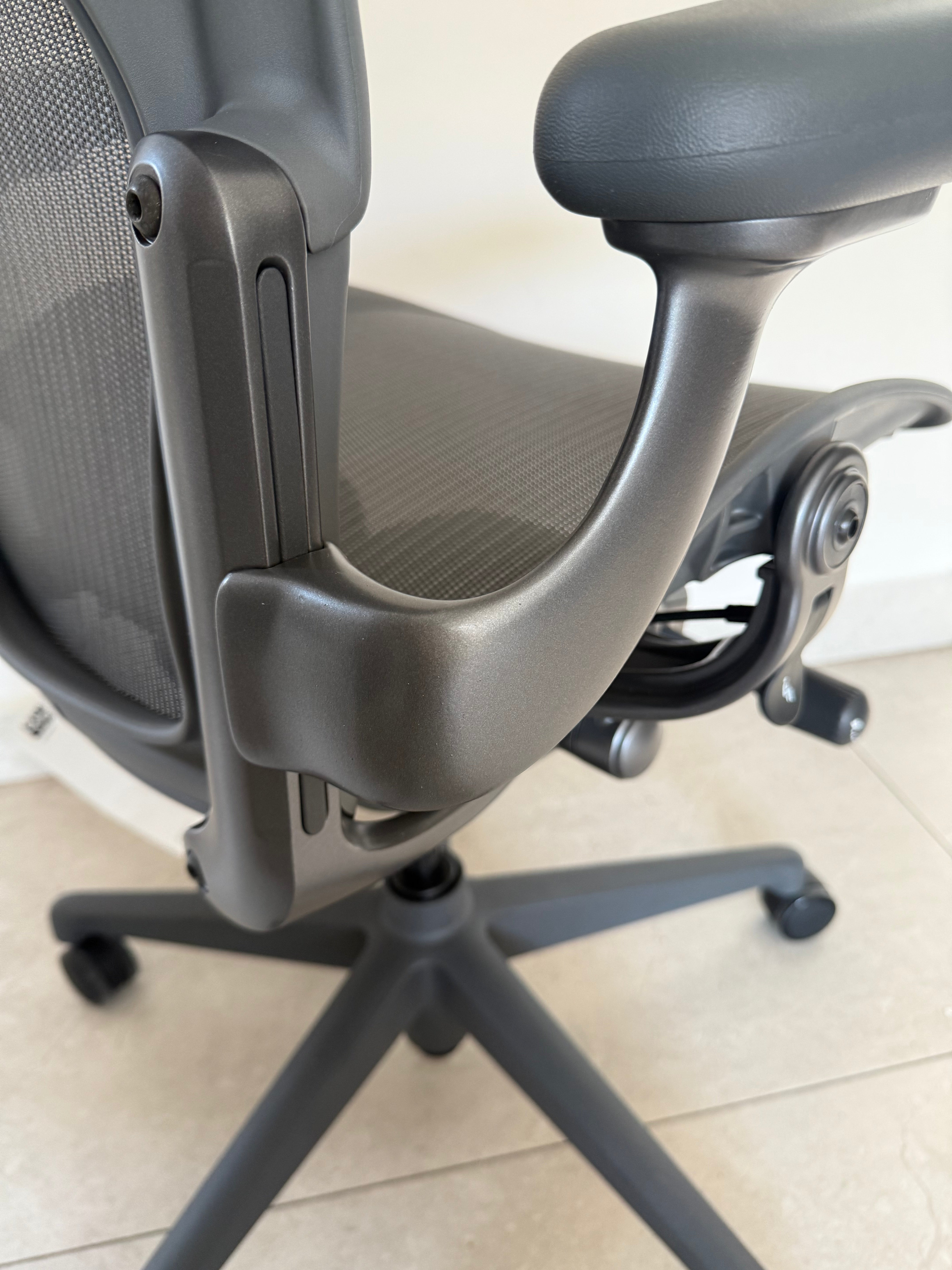 Silla Aeron Herman Miller Grafito Talla B Nueva