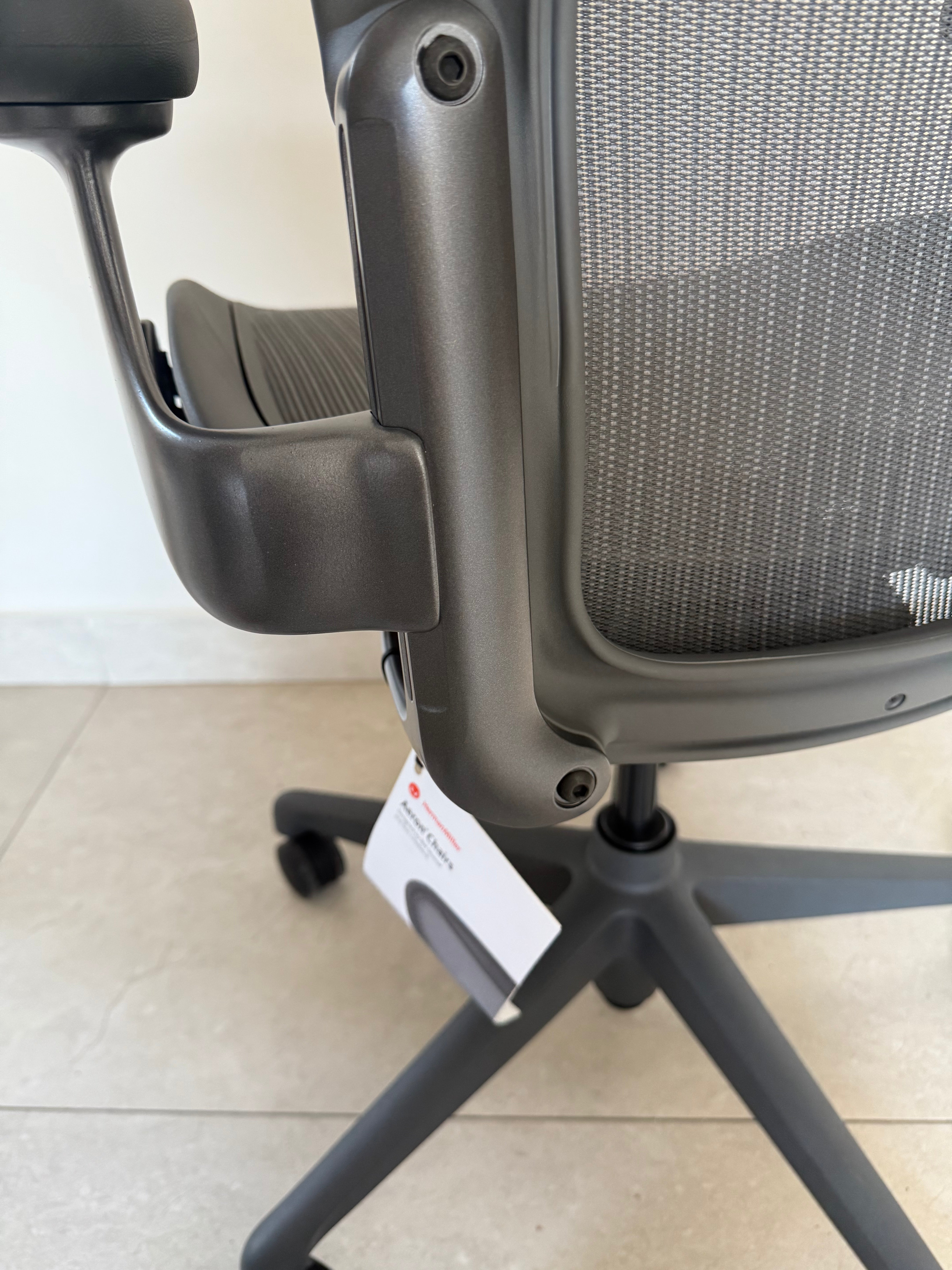 Silla Aeron Herman Miller Grafito Talla B Nueva