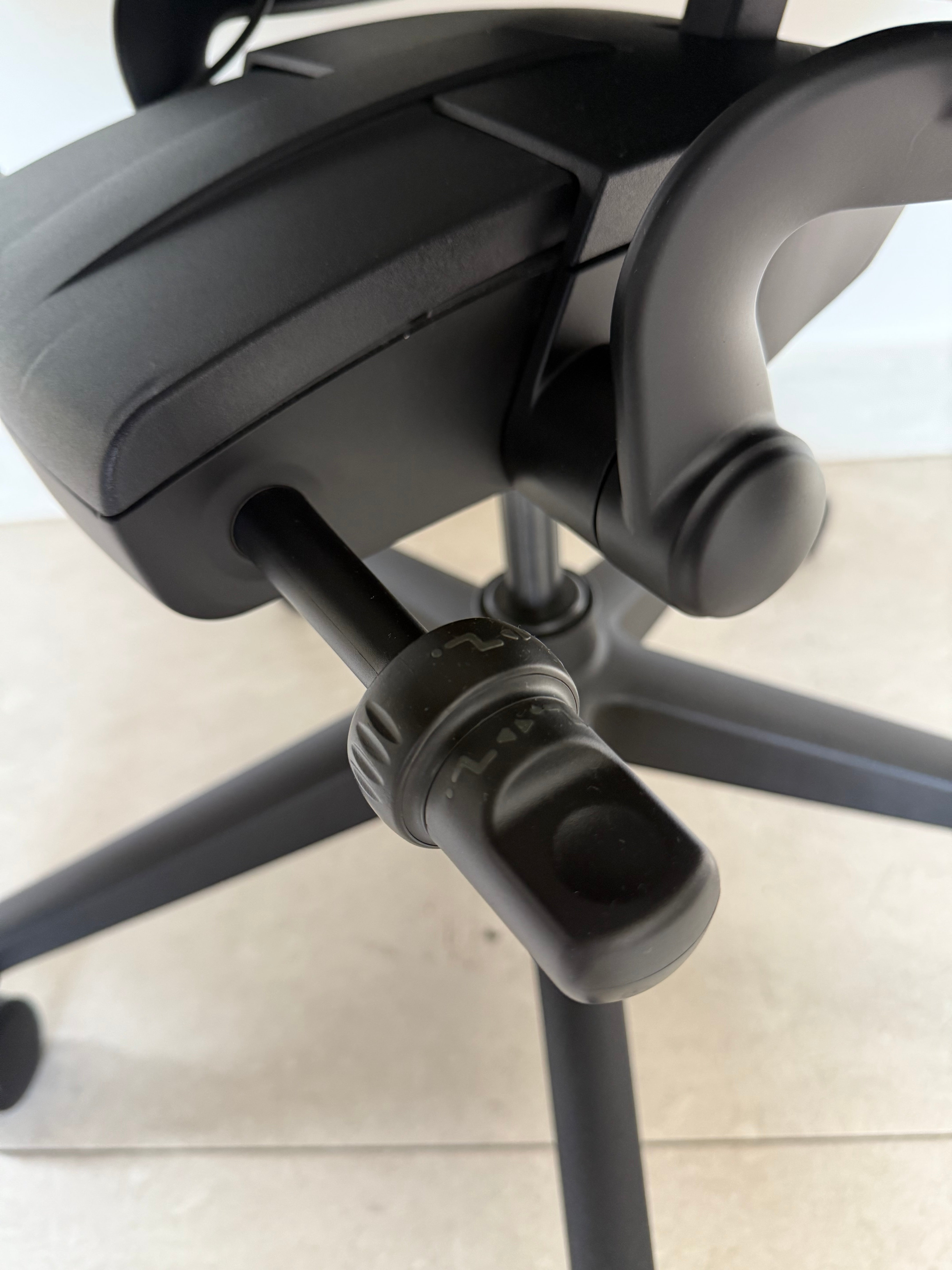 Aeron Onyx Posture Fit SL C - Preowned