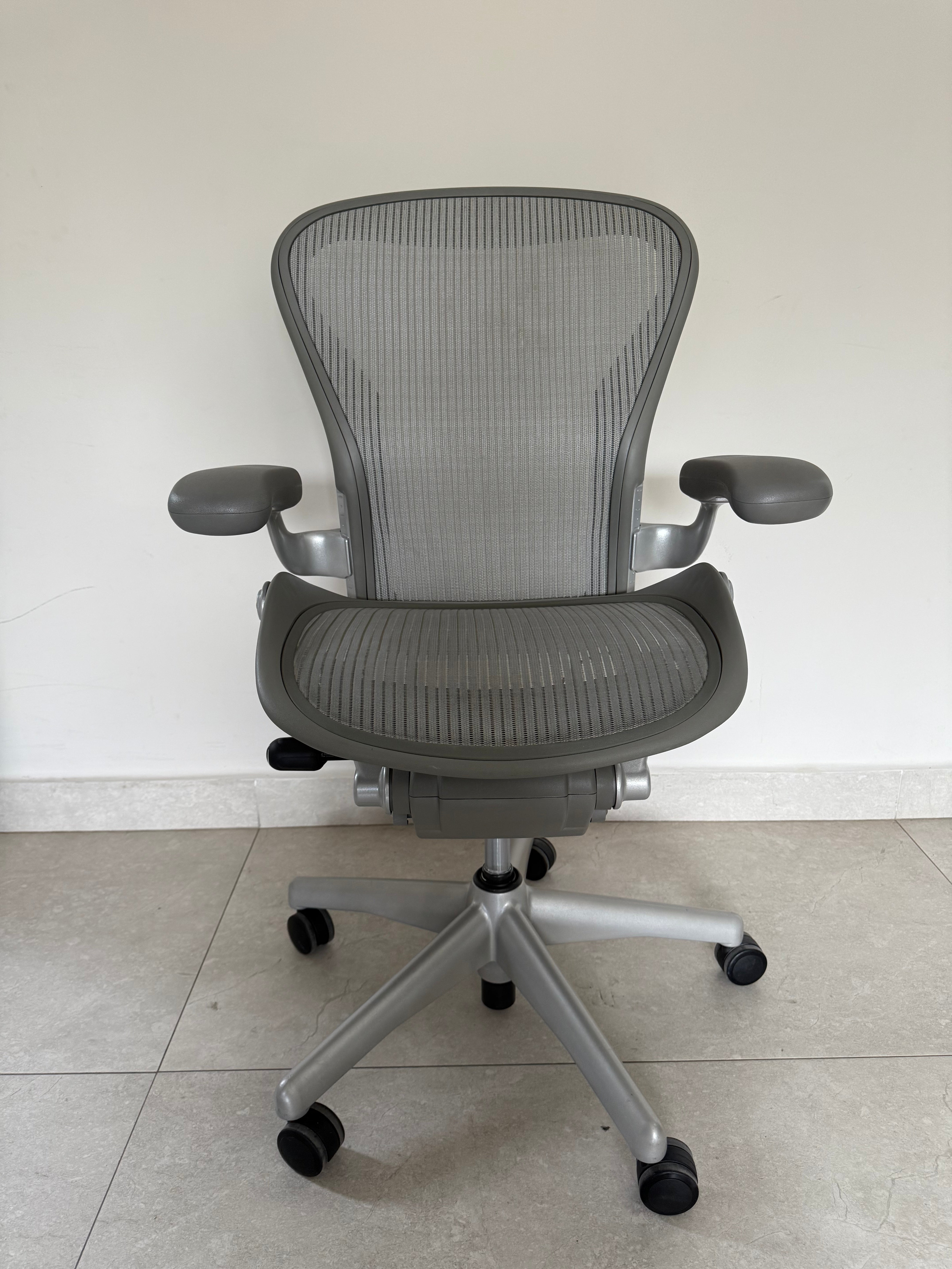 Aeron Herman Miller Classic Gris Talla B - Preowned