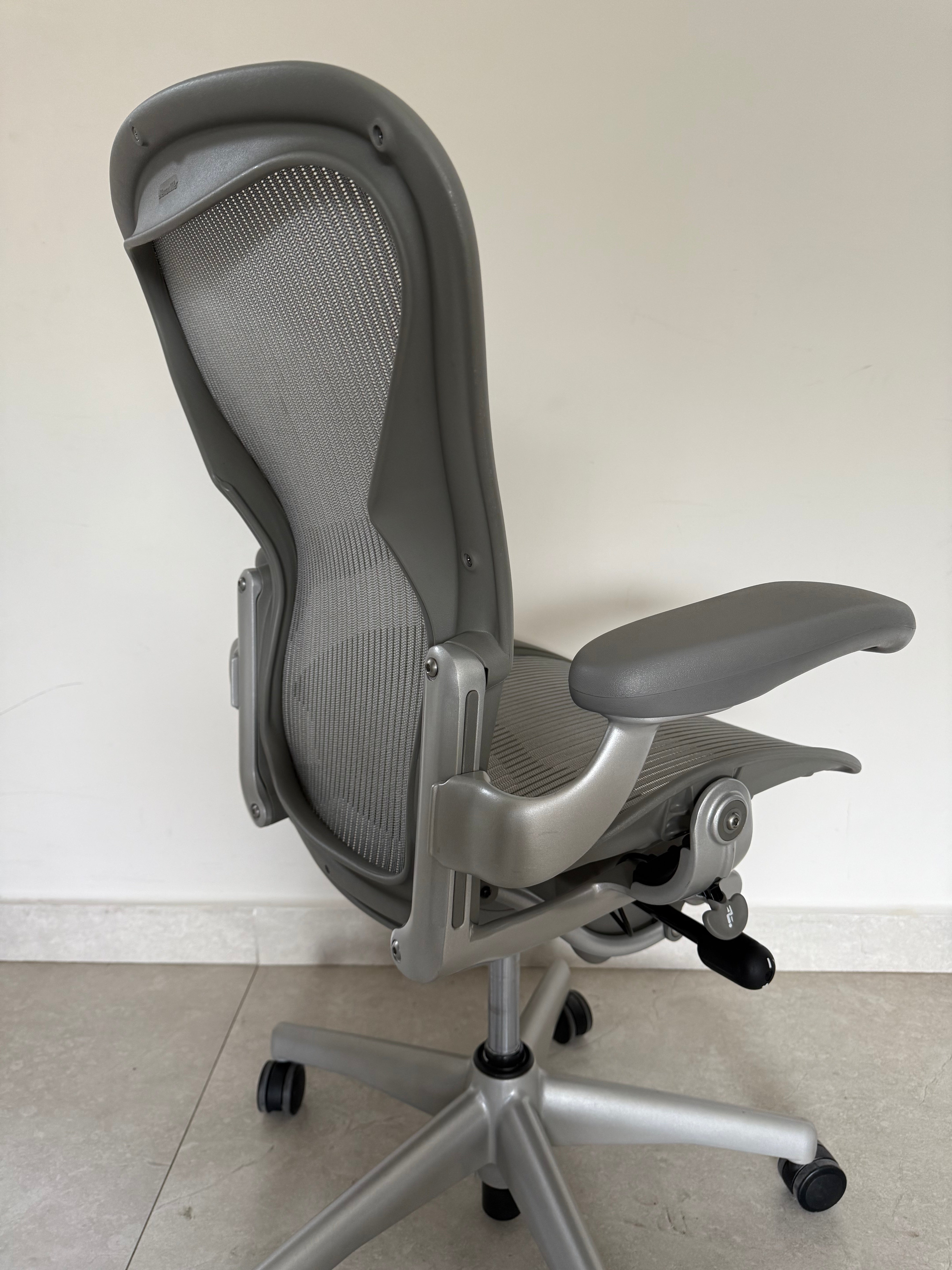 Aeron Herman Miller Classic Gris Talla B - Preowned