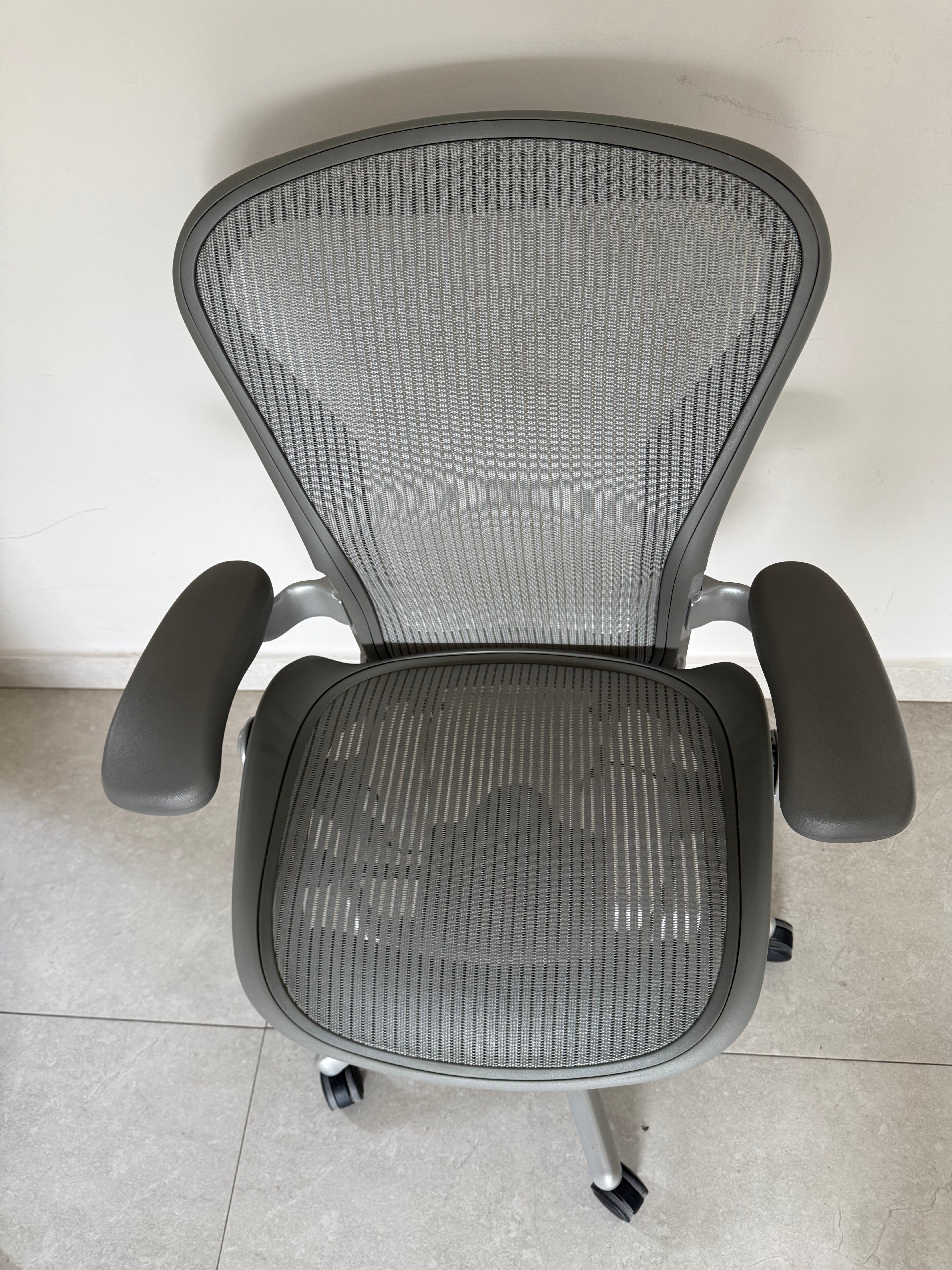Aeron Herman Miller Classic Gris Talla B - Preowned