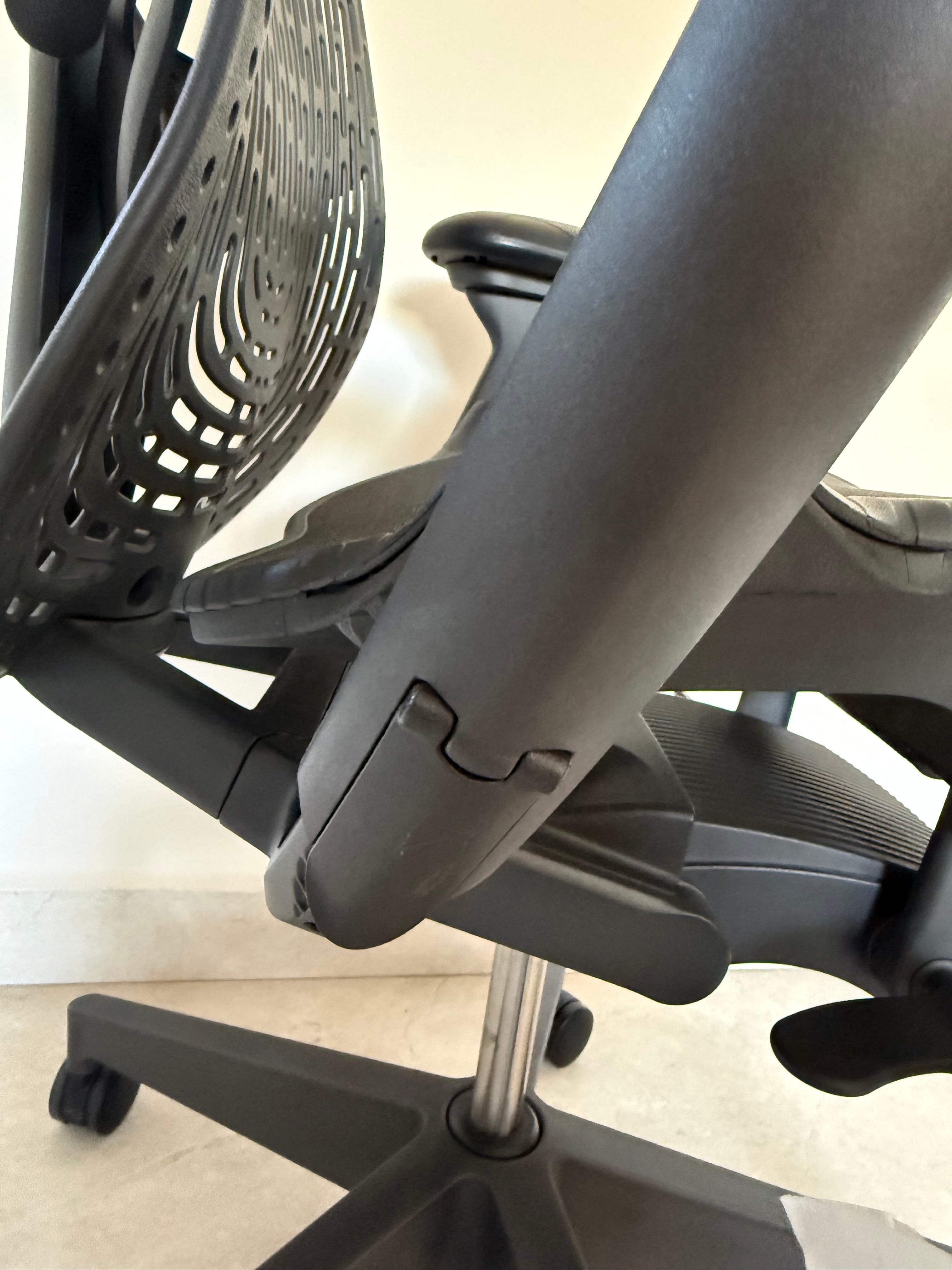 Silla Mirra 2 Equipada Herman Miller - Preowned