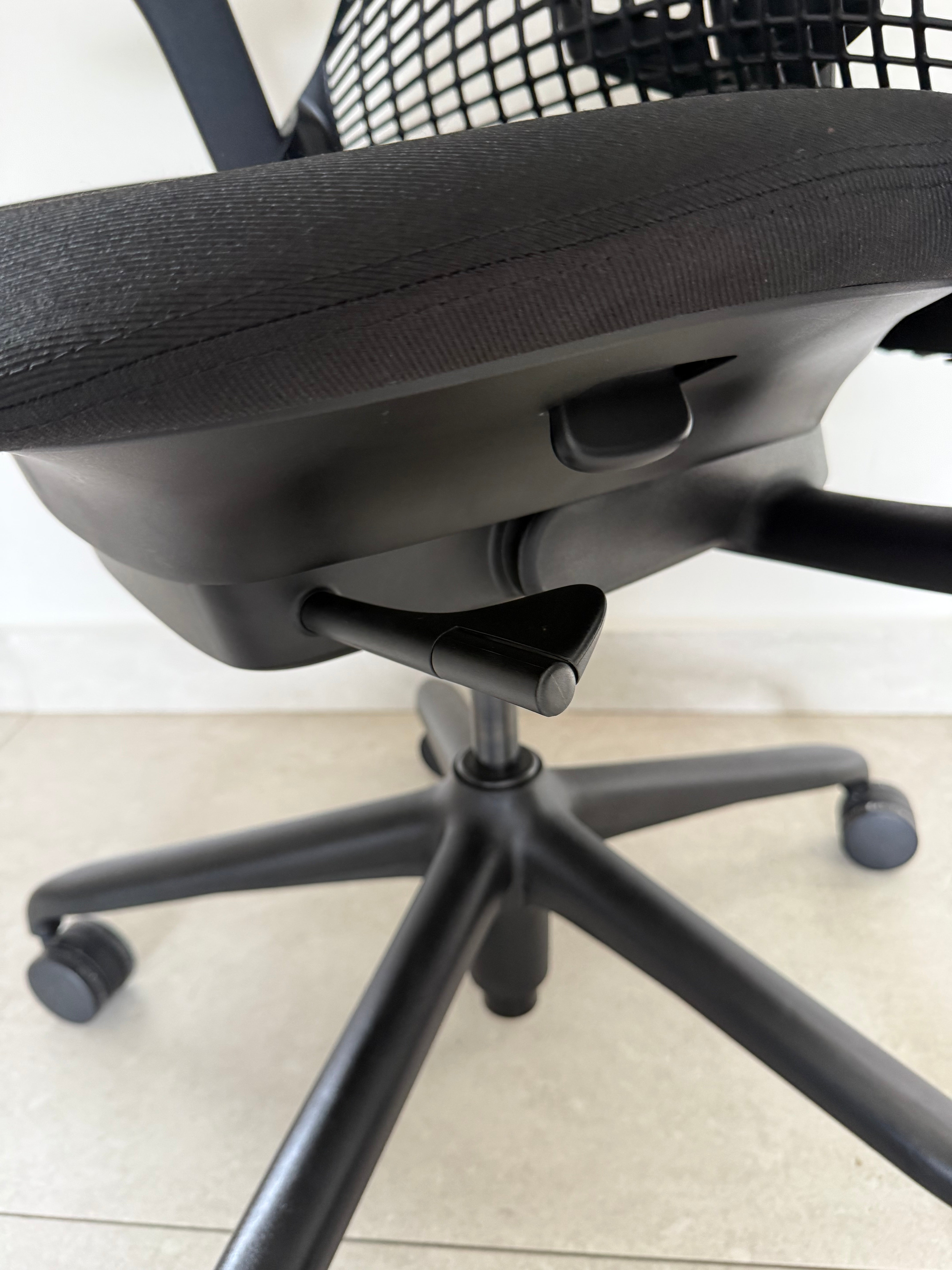 Silla Sayl Negra Herman Miller - Preowned