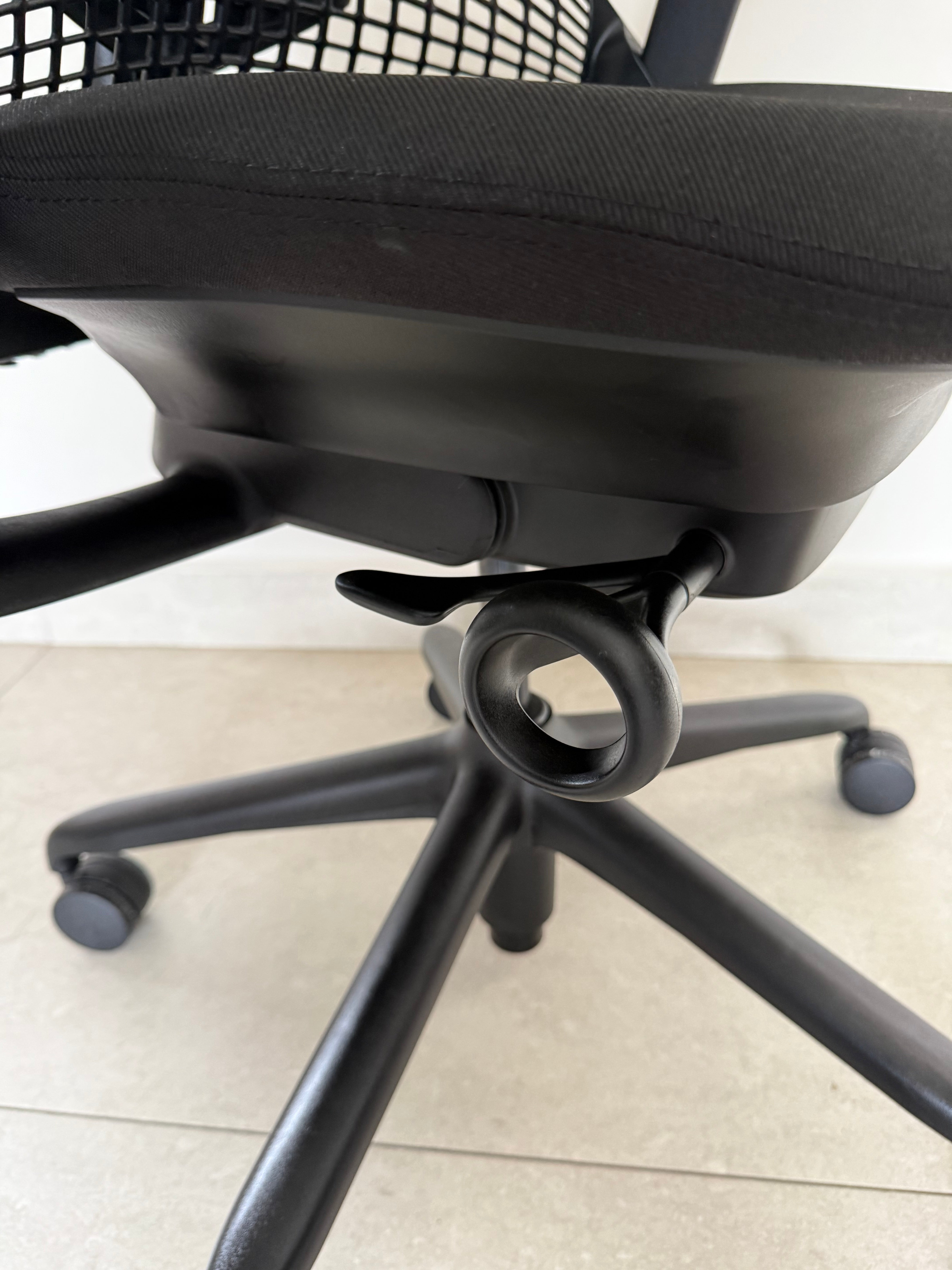 Silla Sayl Negra Herman Miller - Preowned